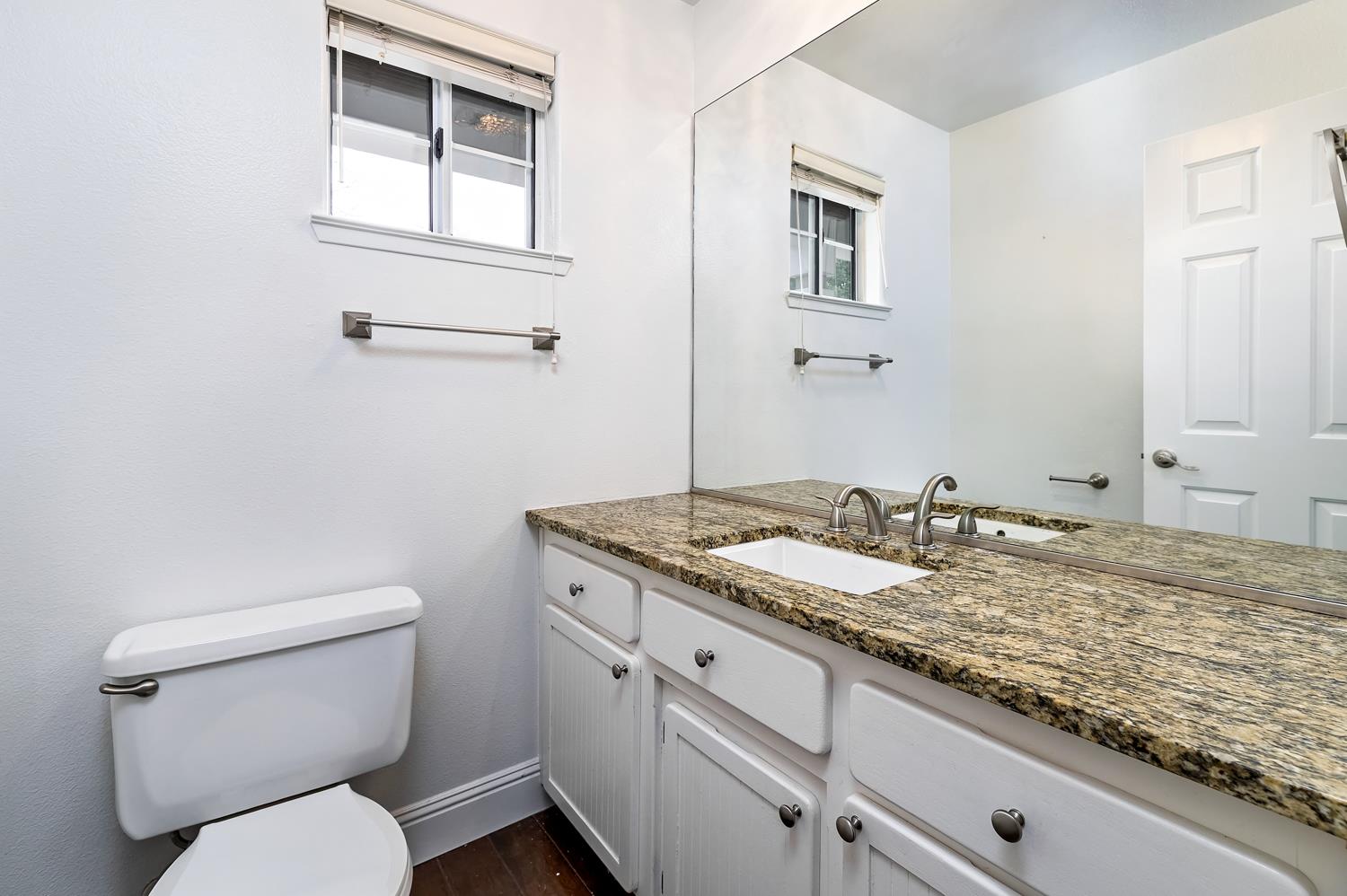 10752 N Windham Bay Cir, Fresno, CA 93730