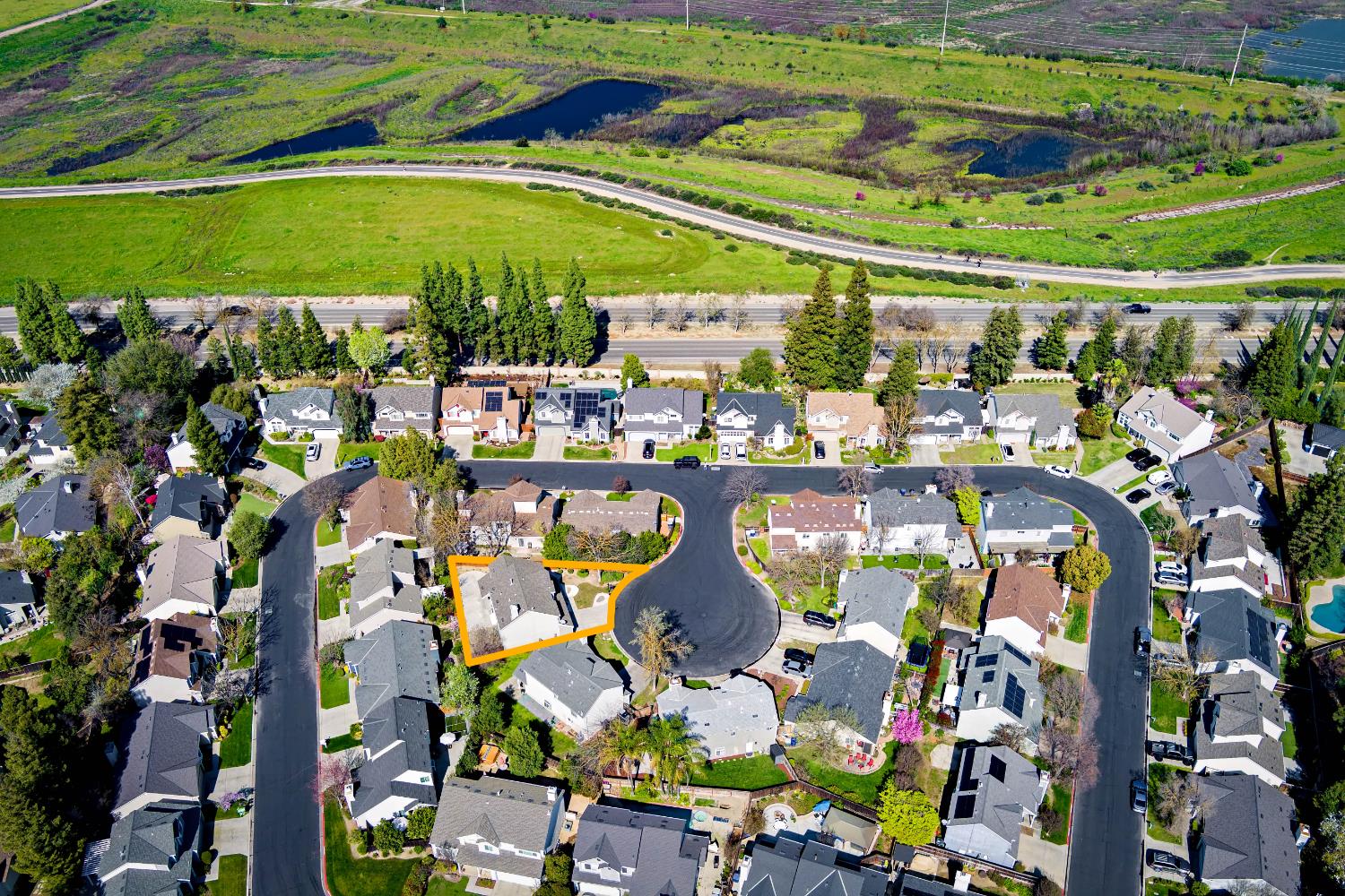 10752 N Windham Bay Cir, Fresno, CA 93730