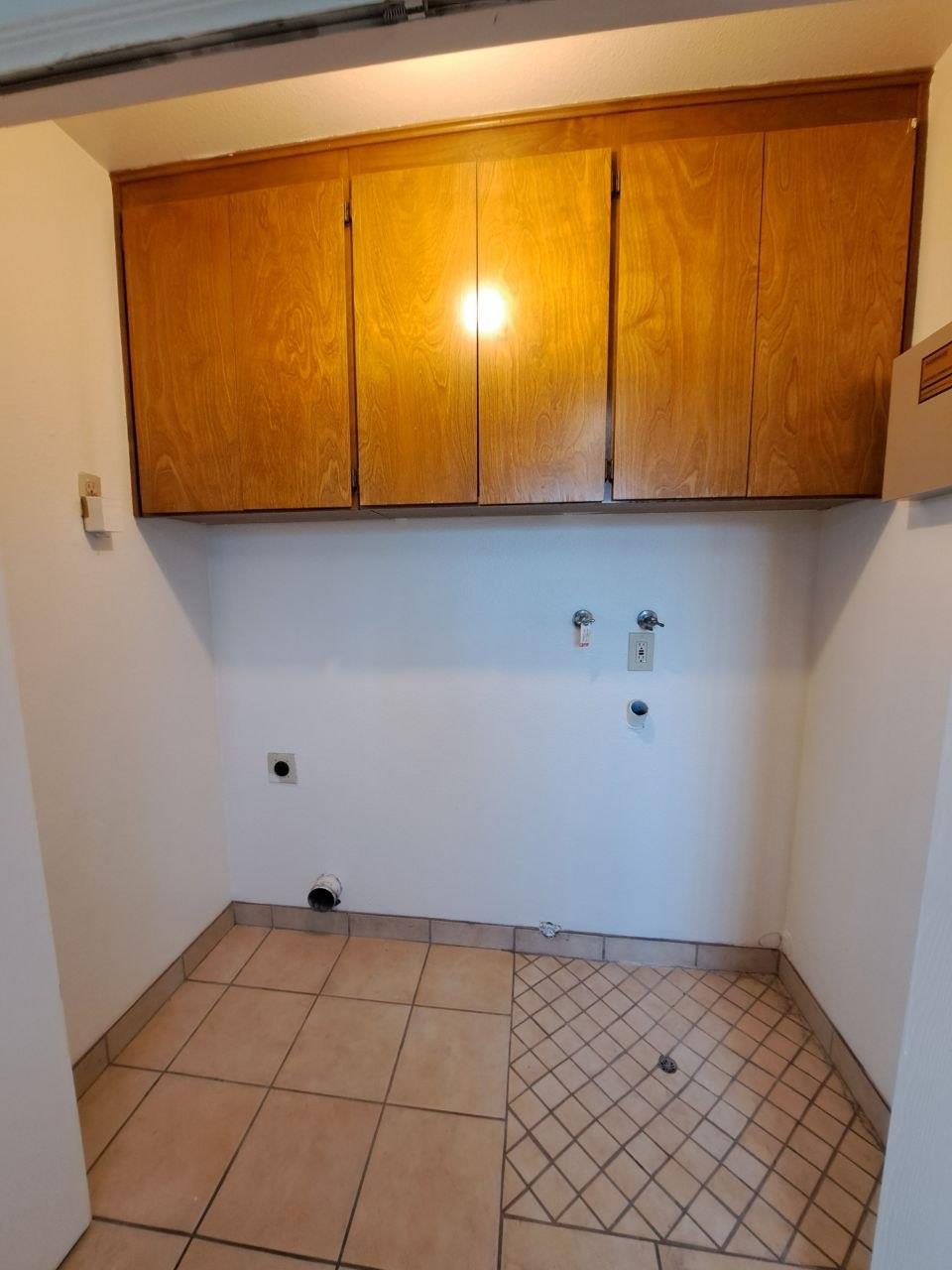 950 W Mckinley Ave, Fresno, CA 93728