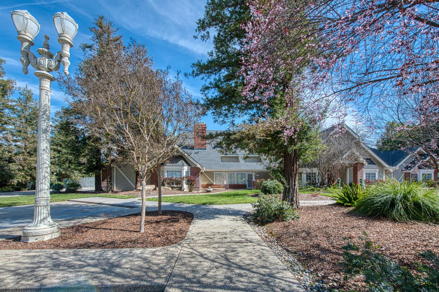 7272 N Traverse Ave, Clovis, CA 93619