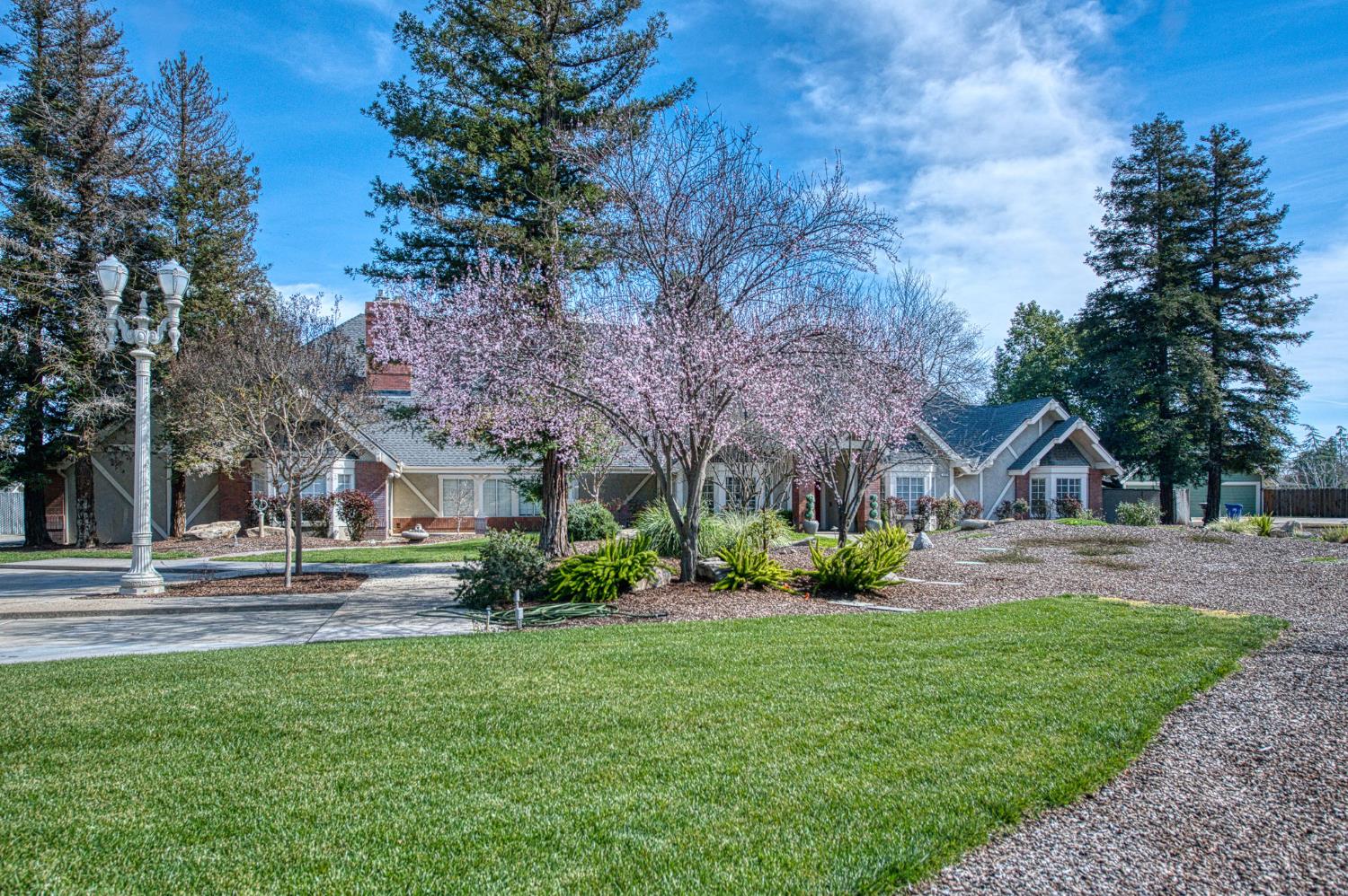 7272 N Traverse Ave, Clovis, CA 93619