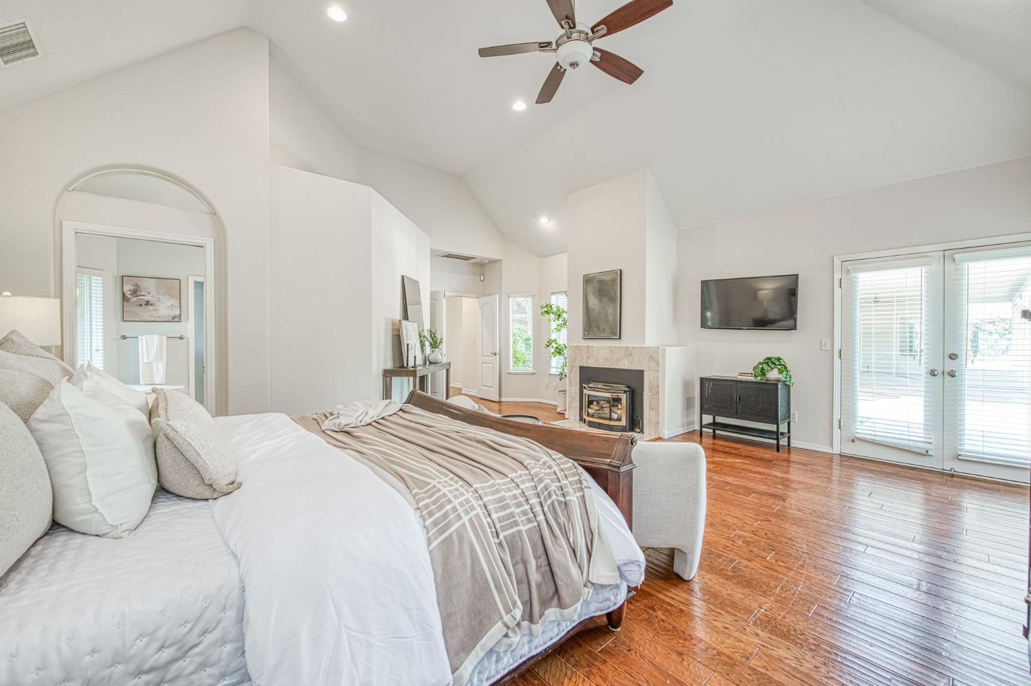 7272 N Traverse Ave, Clovis, CA 93619