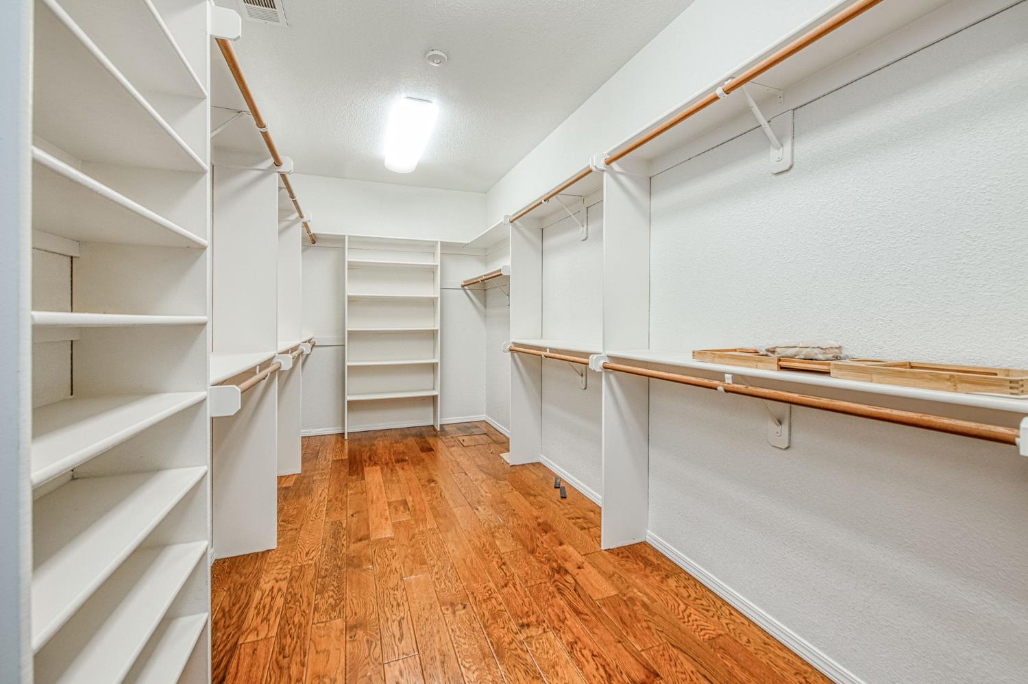 7272 N Traverse Ave, Clovis, CA 93619