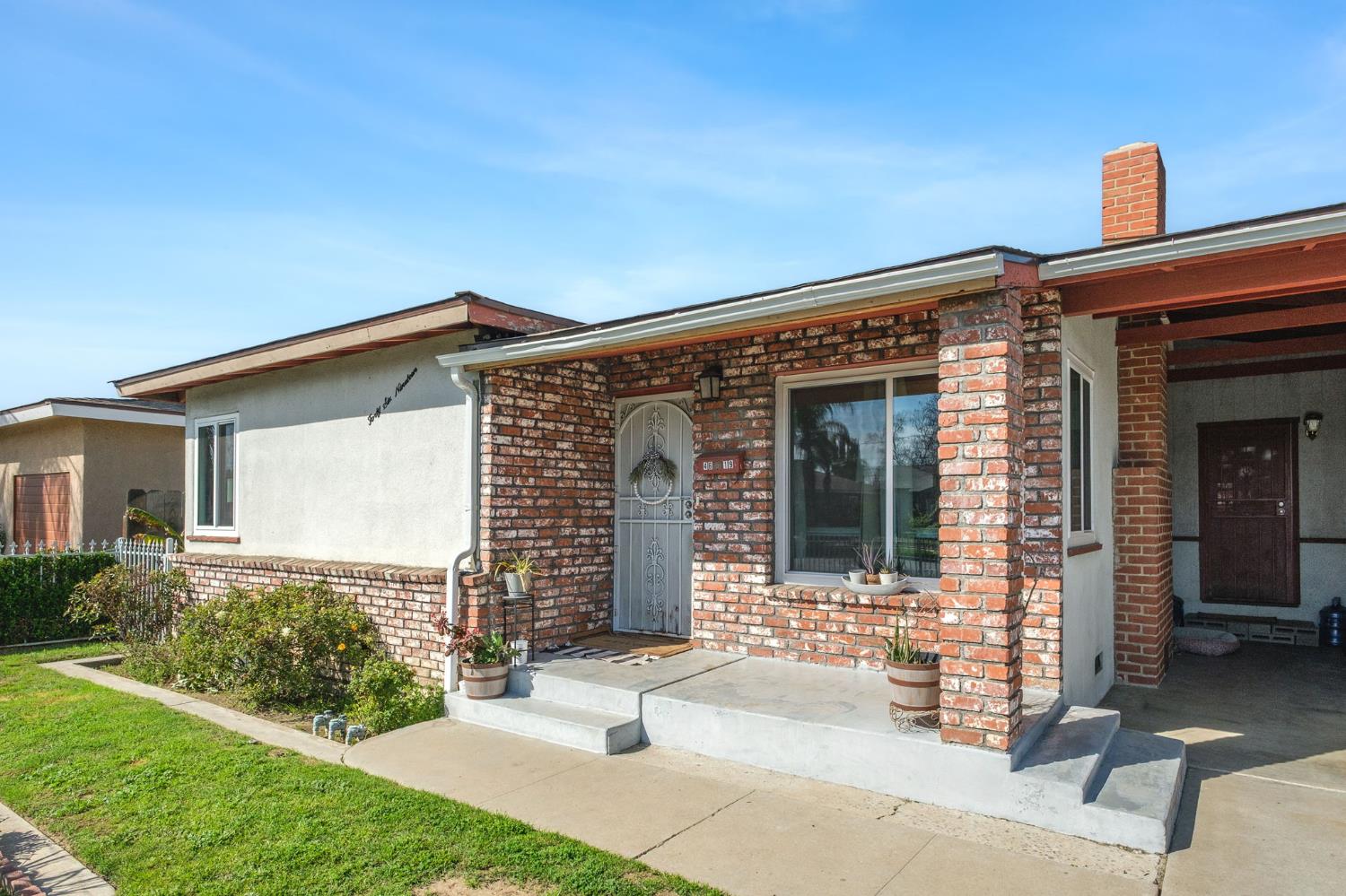 4619 E El Monte Way, Fresno, CA 93702
