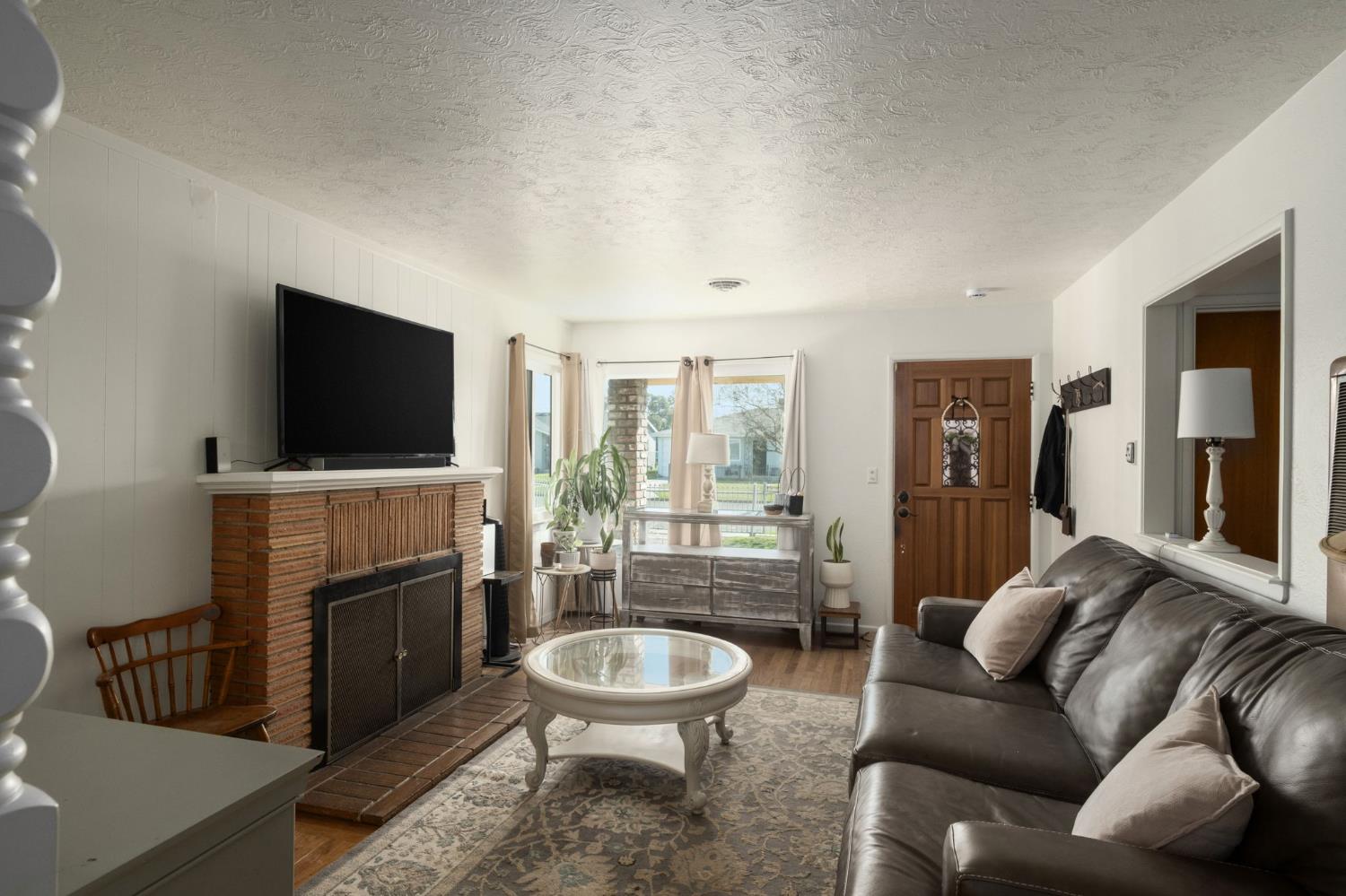 4619 E El Monte Way, Fresno, CA 93702