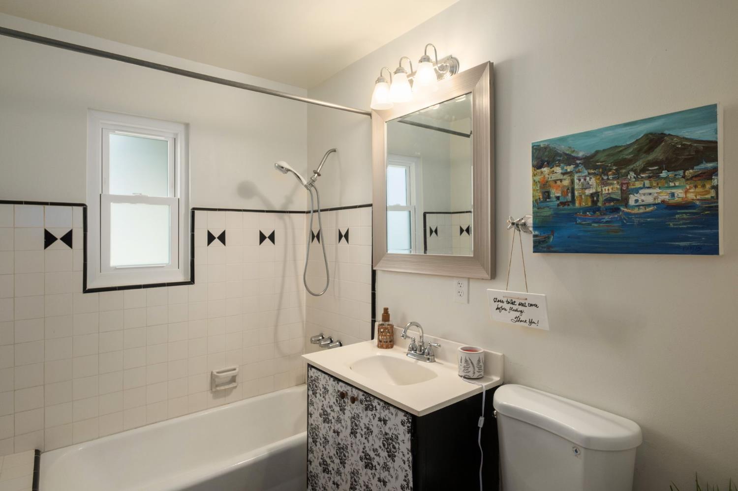 4619 E El Monte Way, Fresno, CA 93702