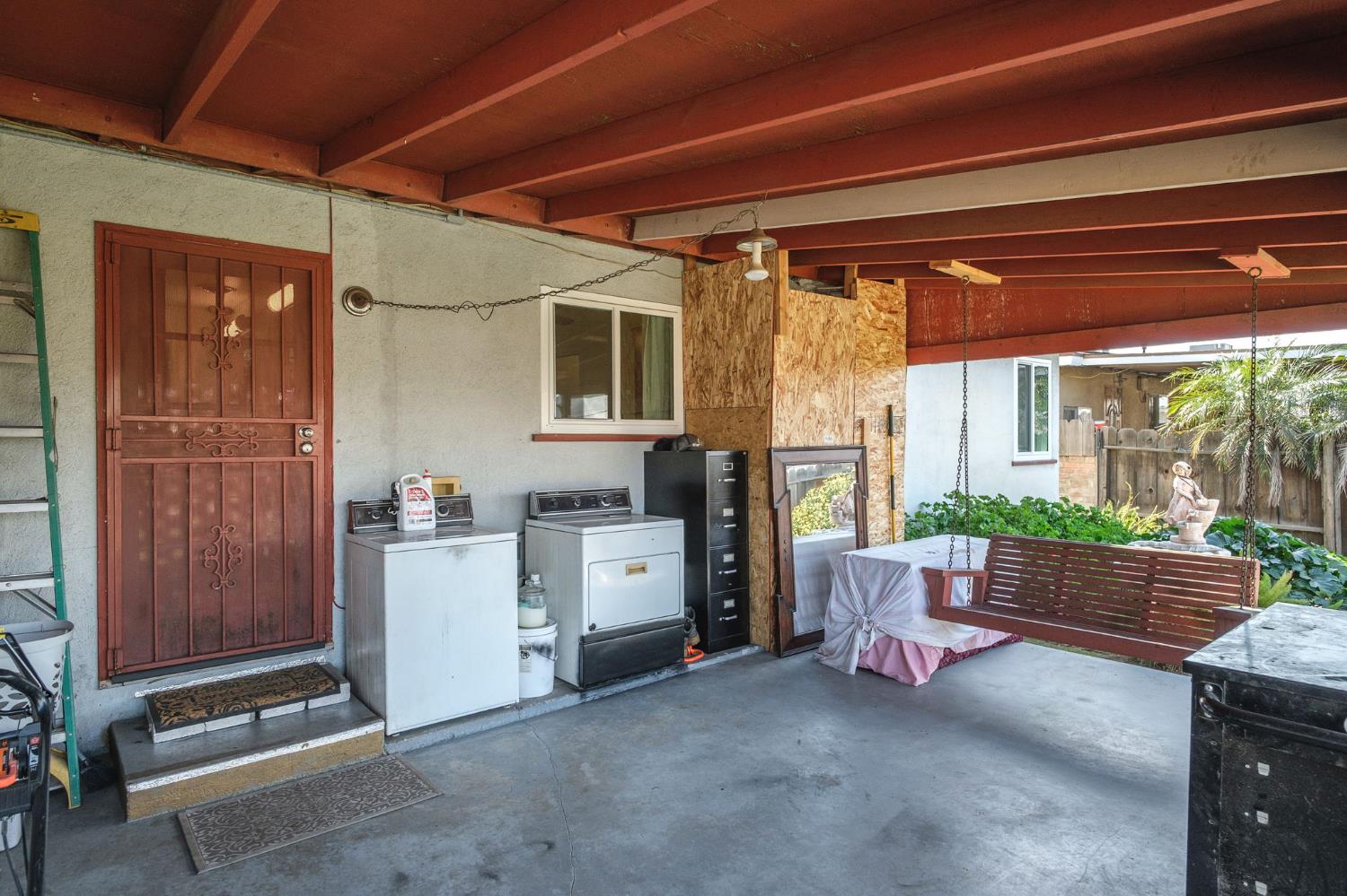 4619 E El Monte Way, Fresno, CA 93702