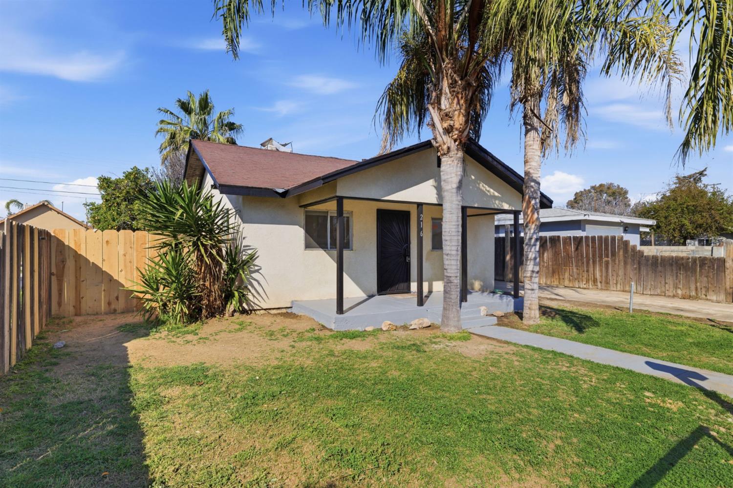 216 Decatur St, Bakersfield, CA 93308
