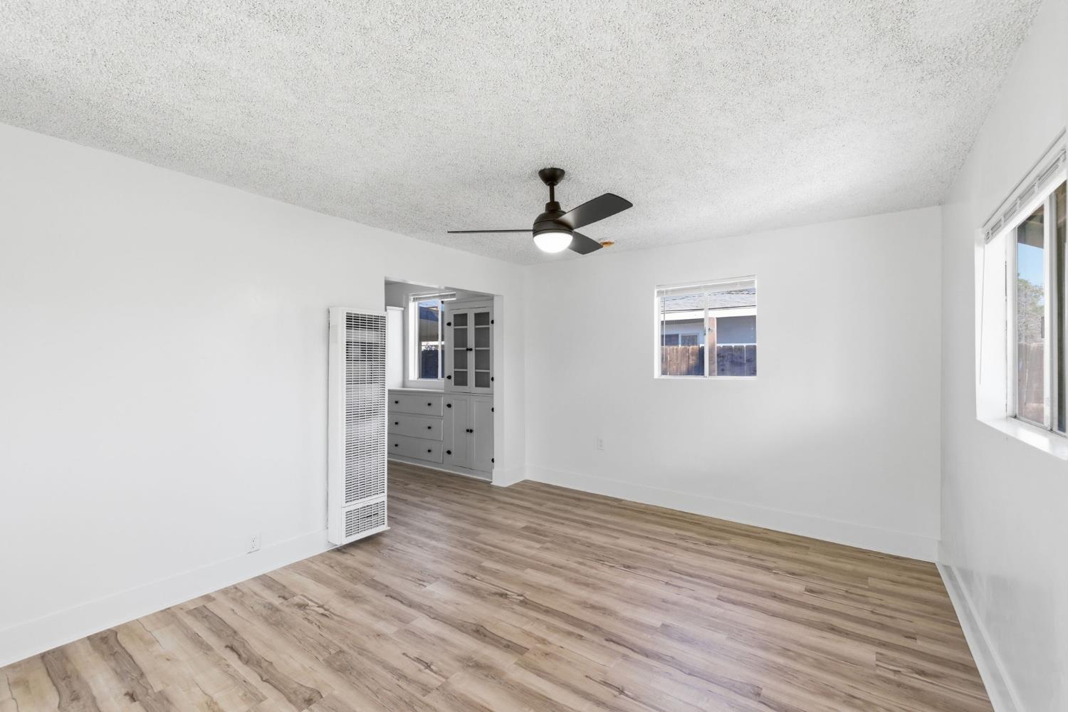 216 Decatur St, Bakersfield, CA 93308