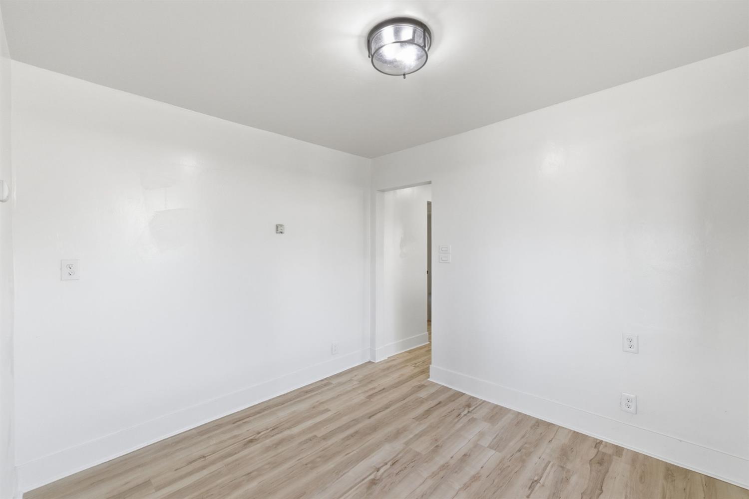 216 Decatur St, Bakersfield, CA 93308