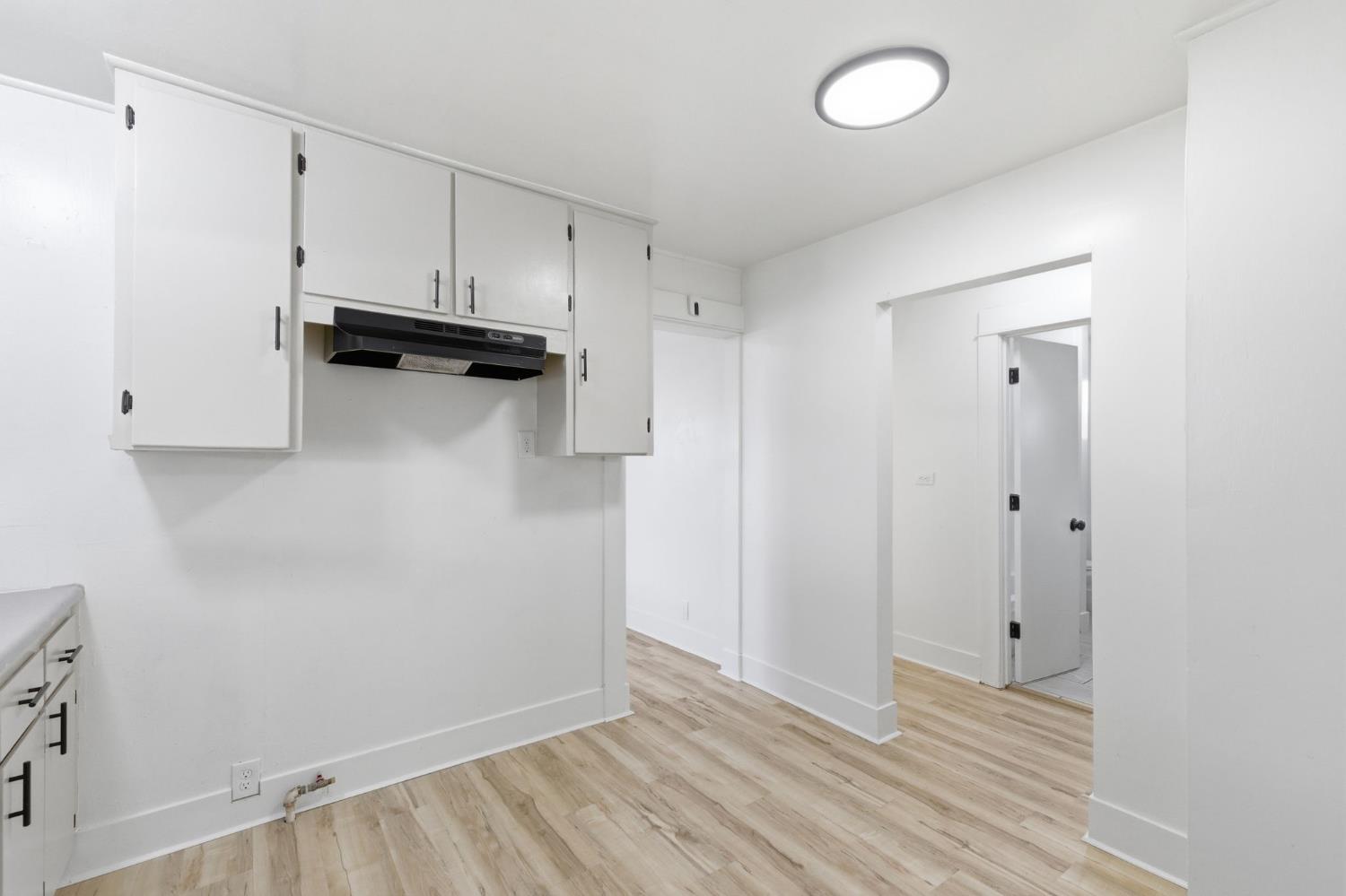 216 Decatur St, Bakersfield, CA 93308