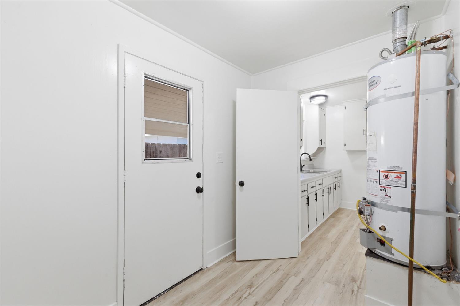 216 Decatur St, Bakersfield, CA 93308