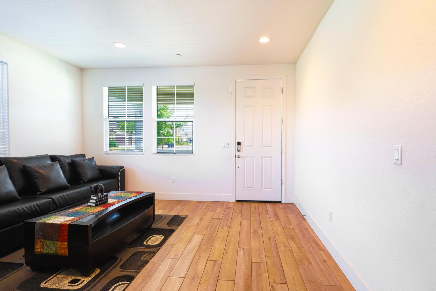 2701 N Dee Ann Ave, Fresno, CA 93727