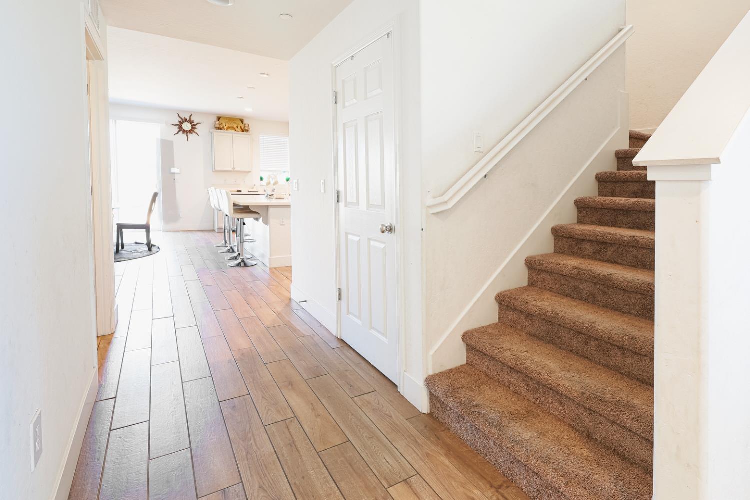 2701 N Dee Ann Ave, Fresno, CA 93727