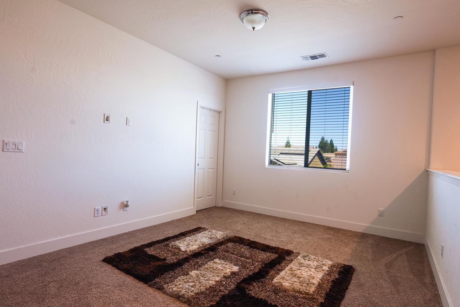 2701 N Dee Ann Ave, Fresno, CA 93727