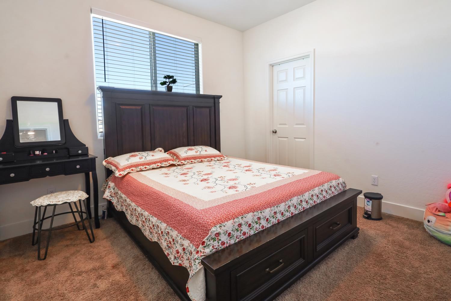 2701 N Dee Ann Ave, Fresno, CA 93727