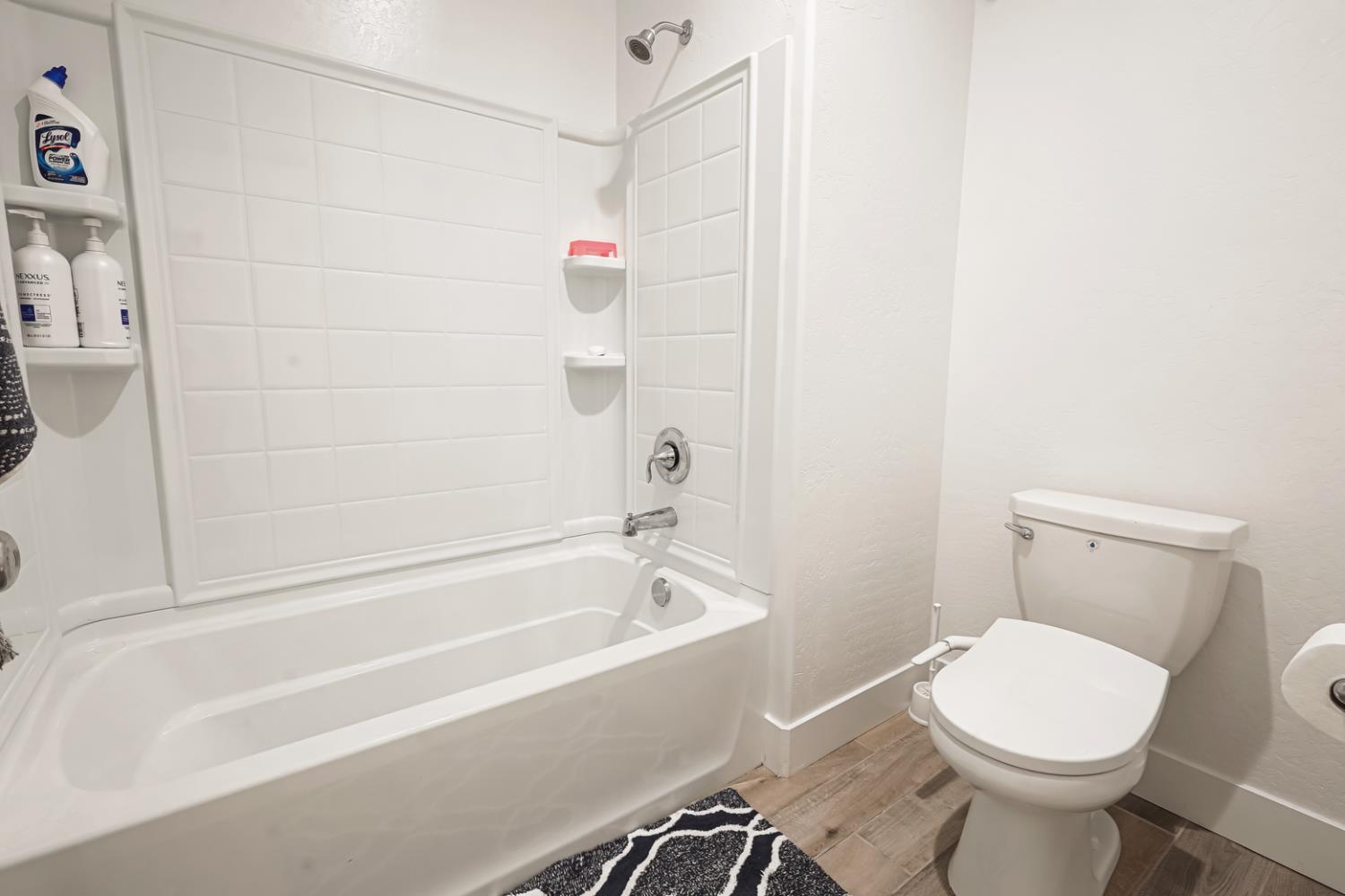 2701 N Dee Ann Ave, Fresno, CA 93727