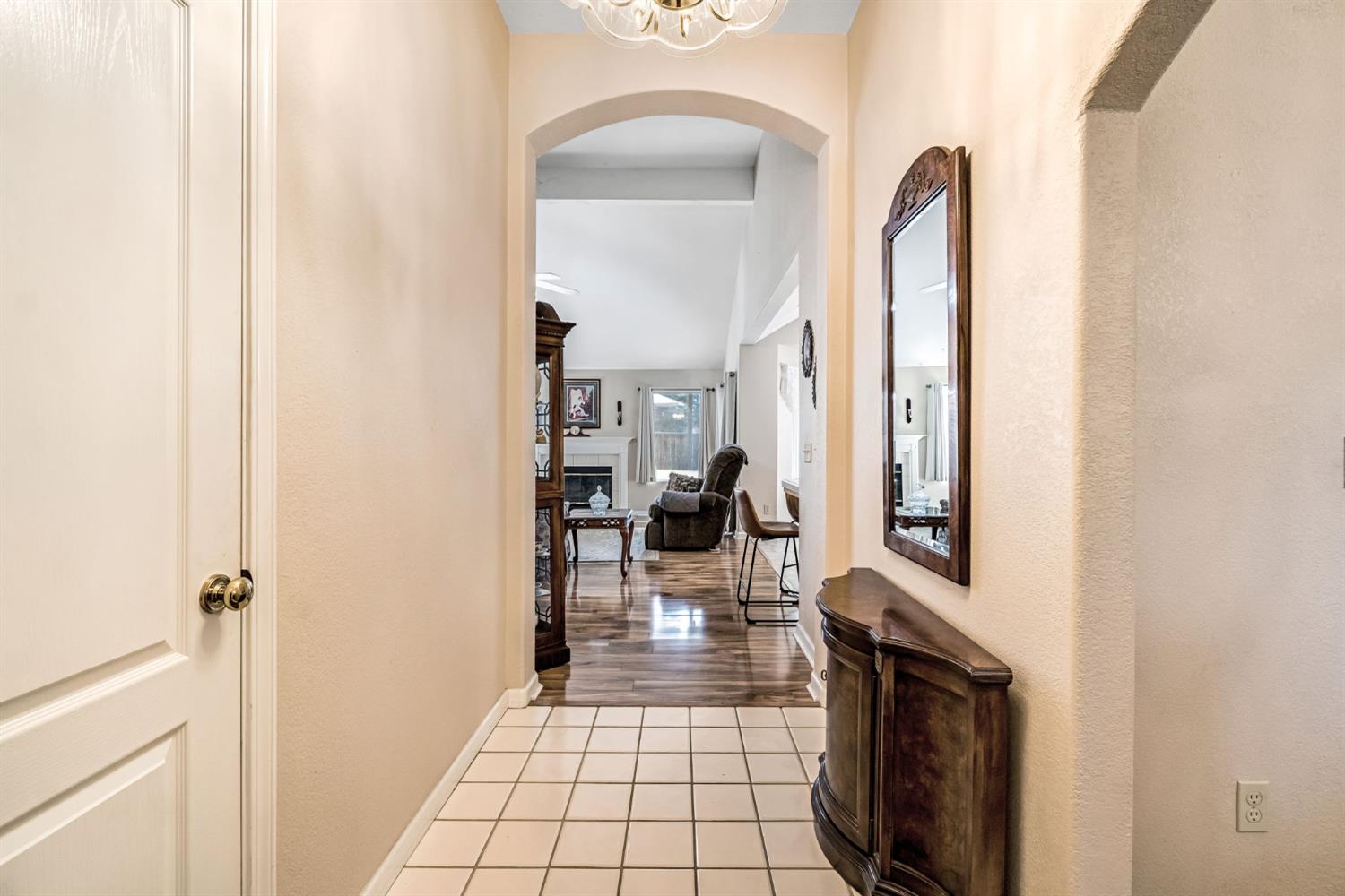 8278 N Sharon Ave, Fresno, CA 93720