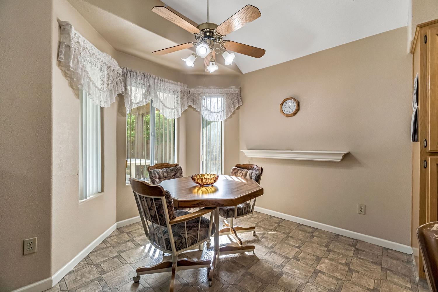 8278 N Sharon Ave, Fresno, CA 93720