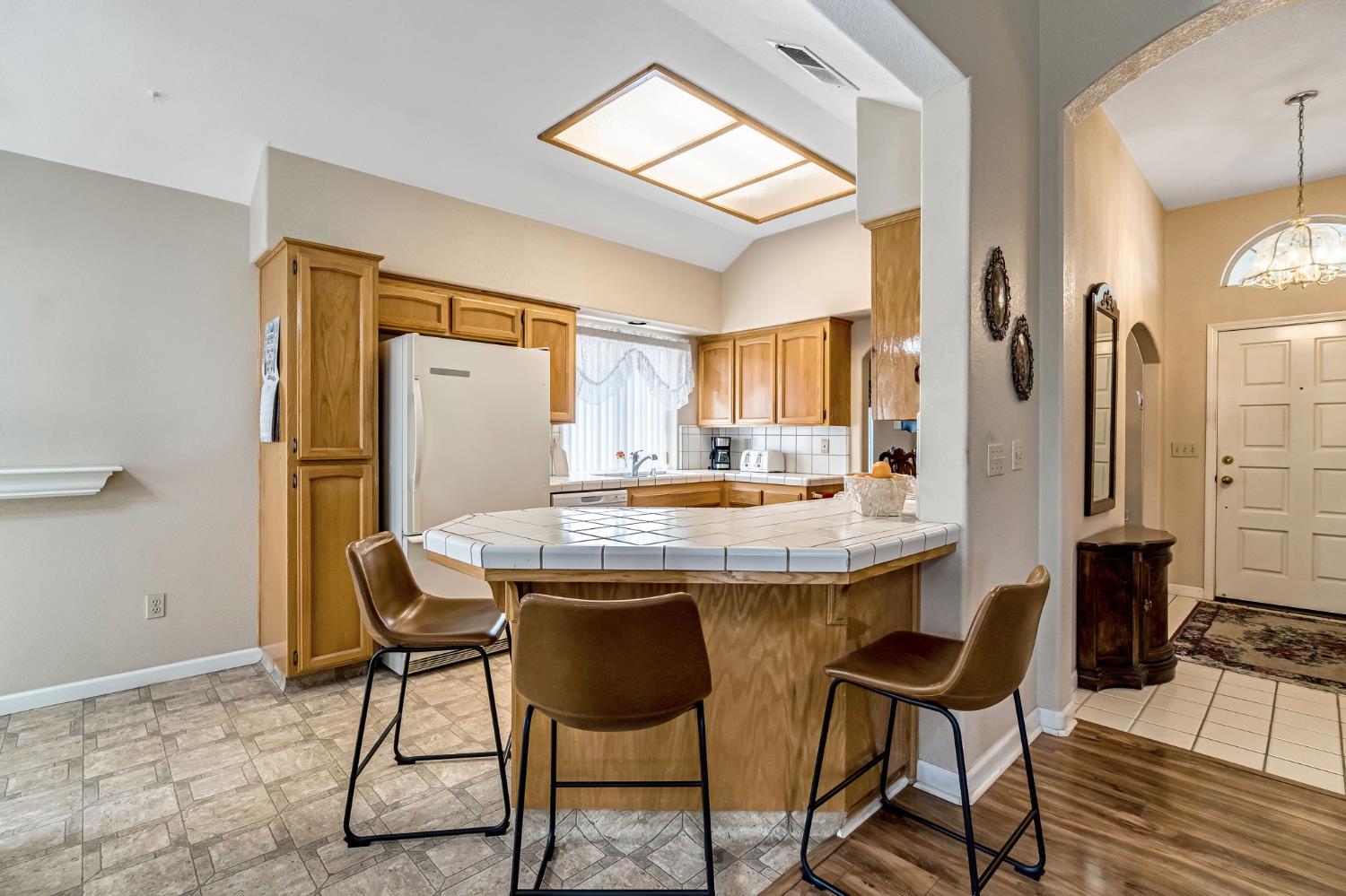 8278 N Sharon Ave, Fresno, CA 93720