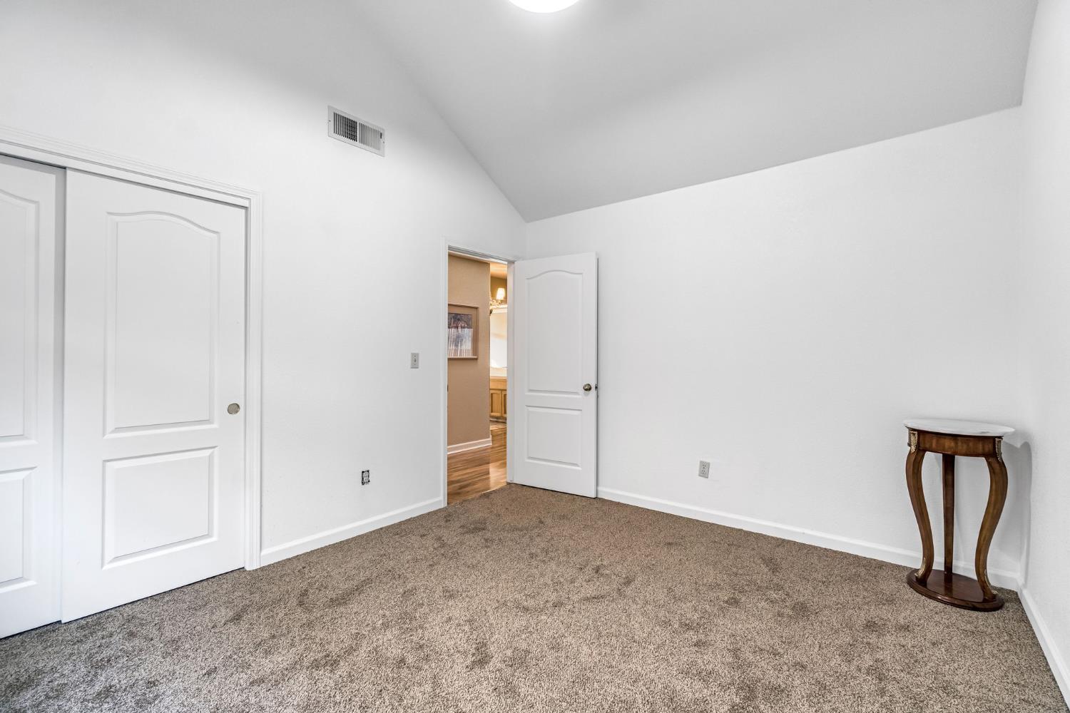 8278 N Sharon Ave, Fresno, CA 93720