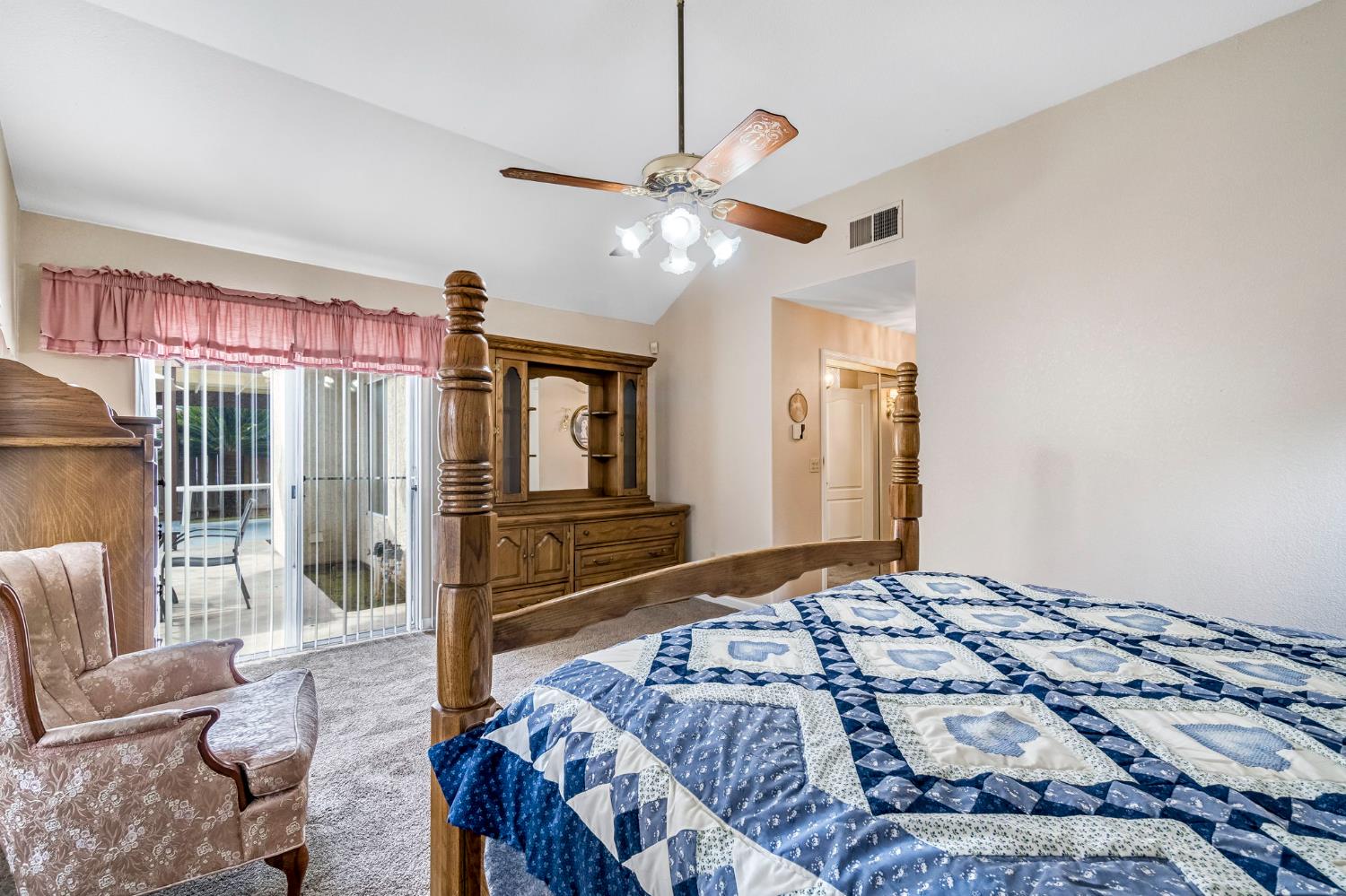 8278 N Sharon Ave, Fresno, CA 93720