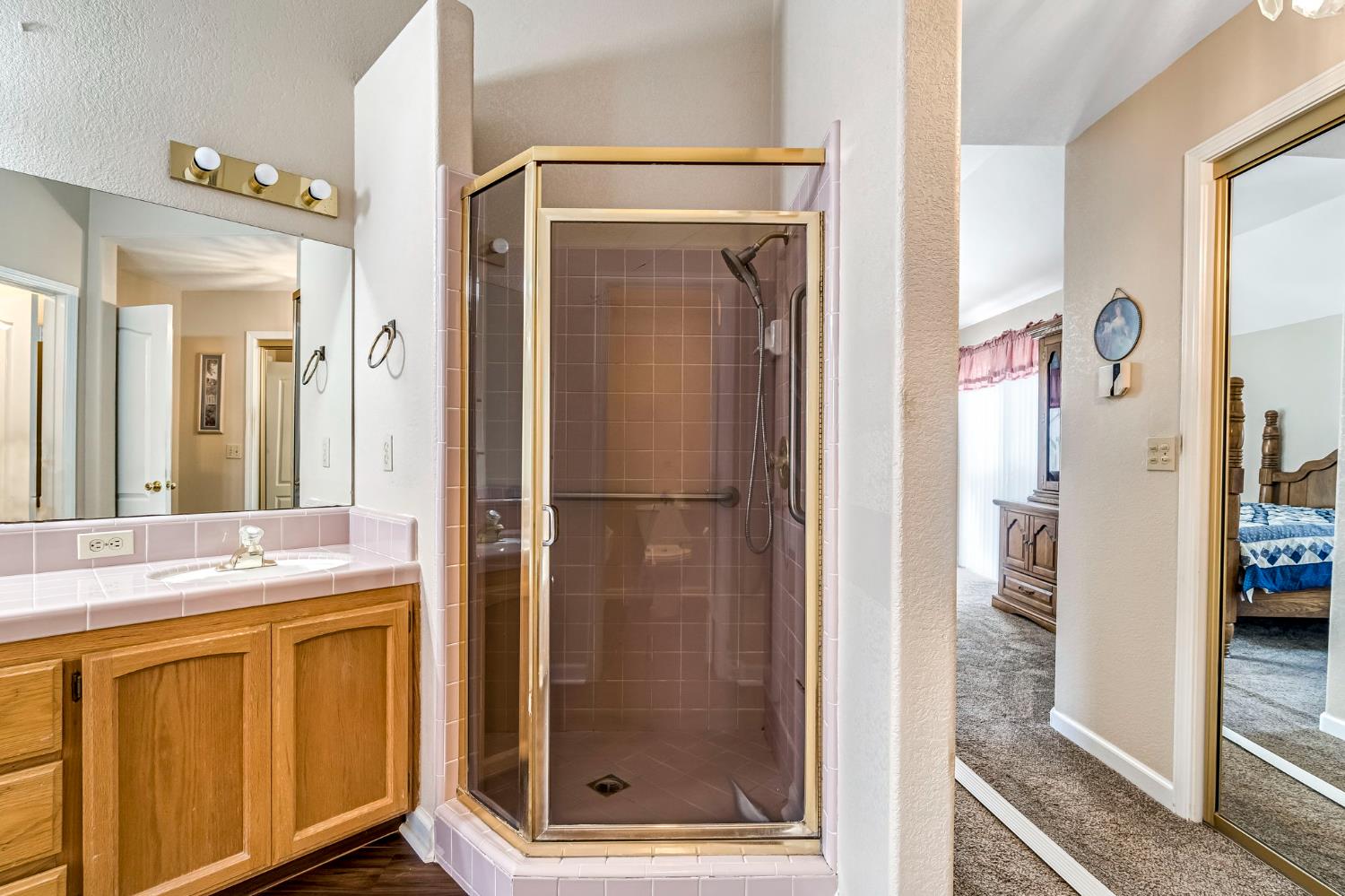 8278 N Sharon Ave, Fresno, CA 93720