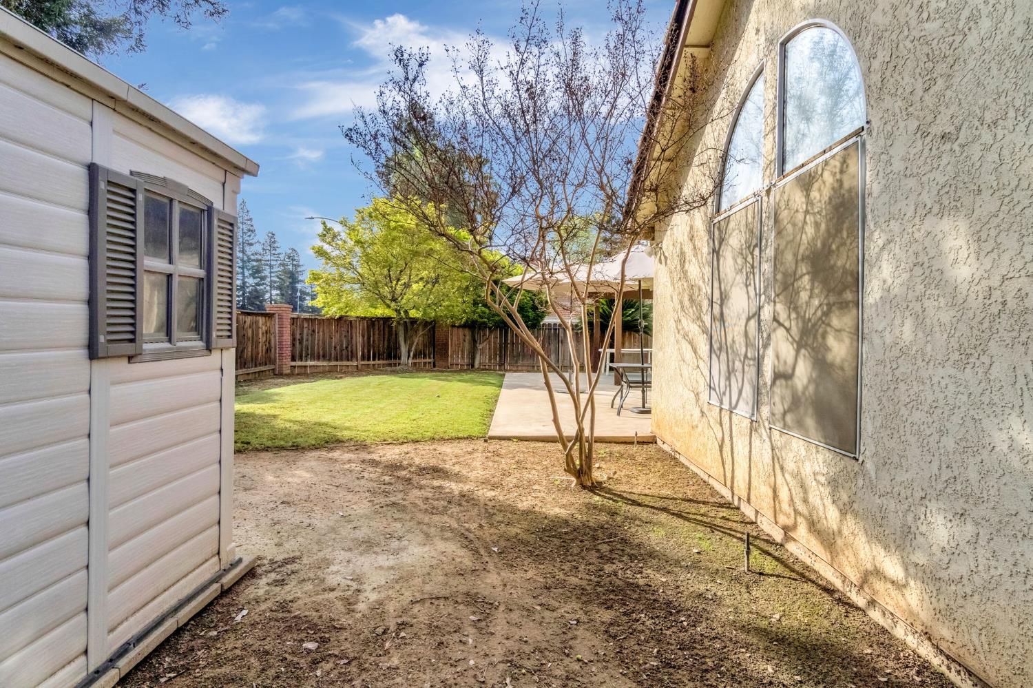 8278 N Sharon Ave, Fresno, CA 93720