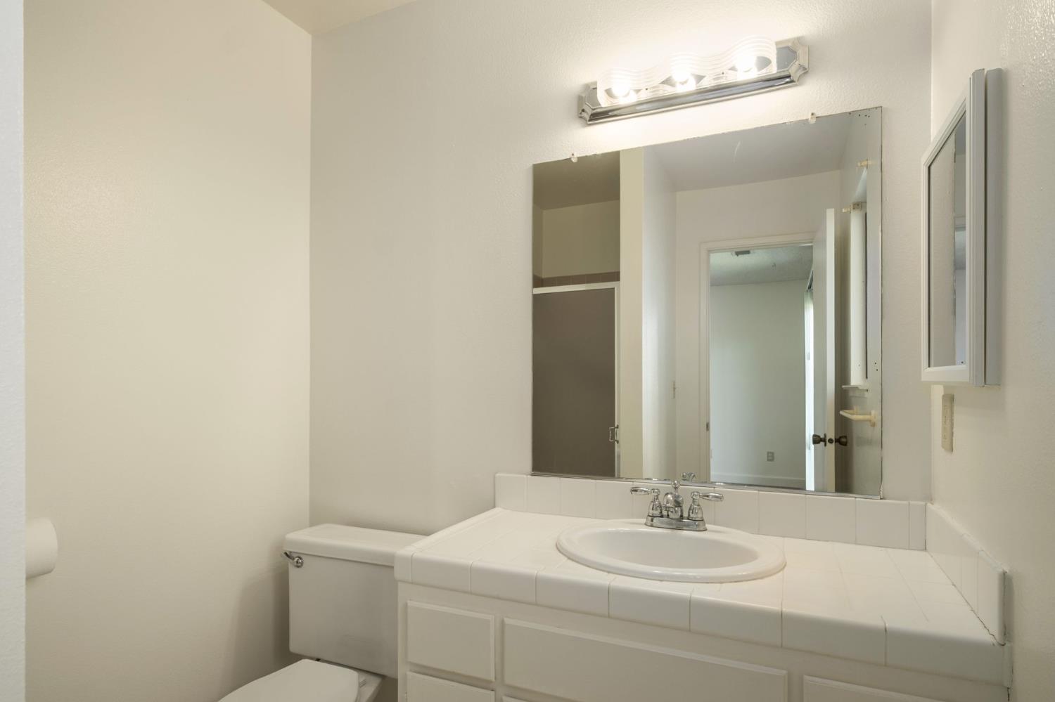 3110 Ezie, Clovis, CA 93611