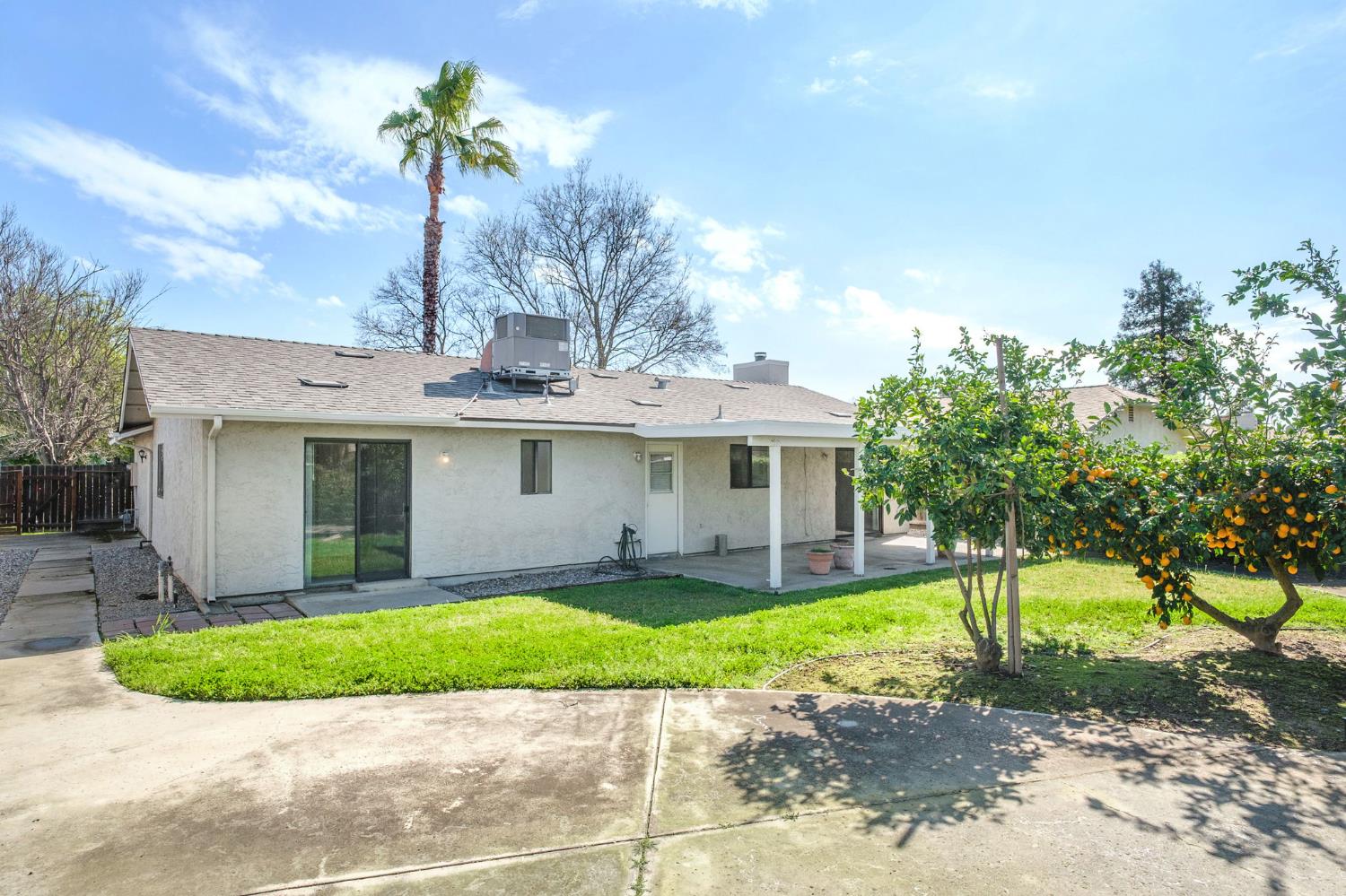 3110 Ezie, Clovis, CA 93611