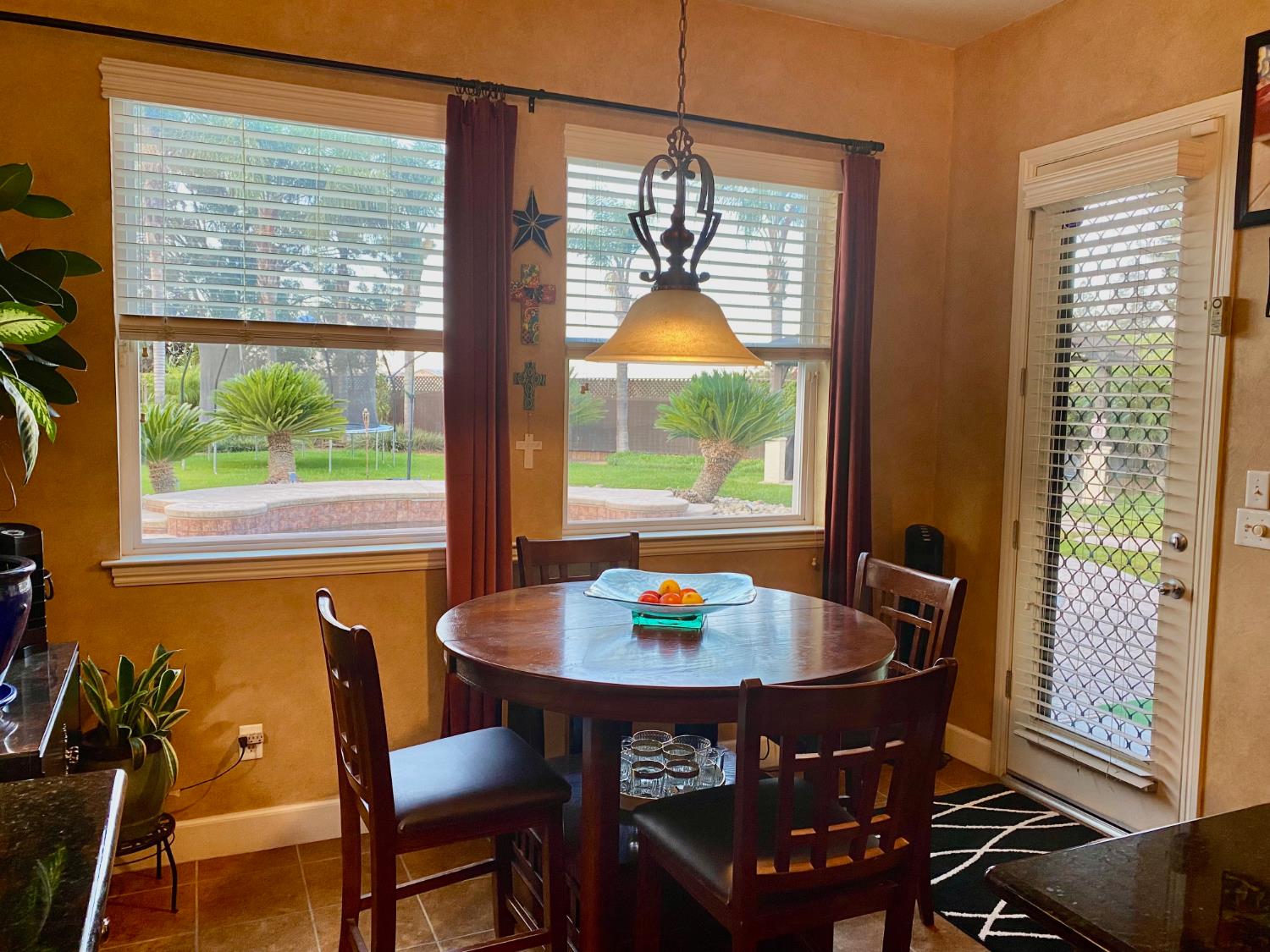 7253 W MORRIS Ave, Fresno, CA 93723