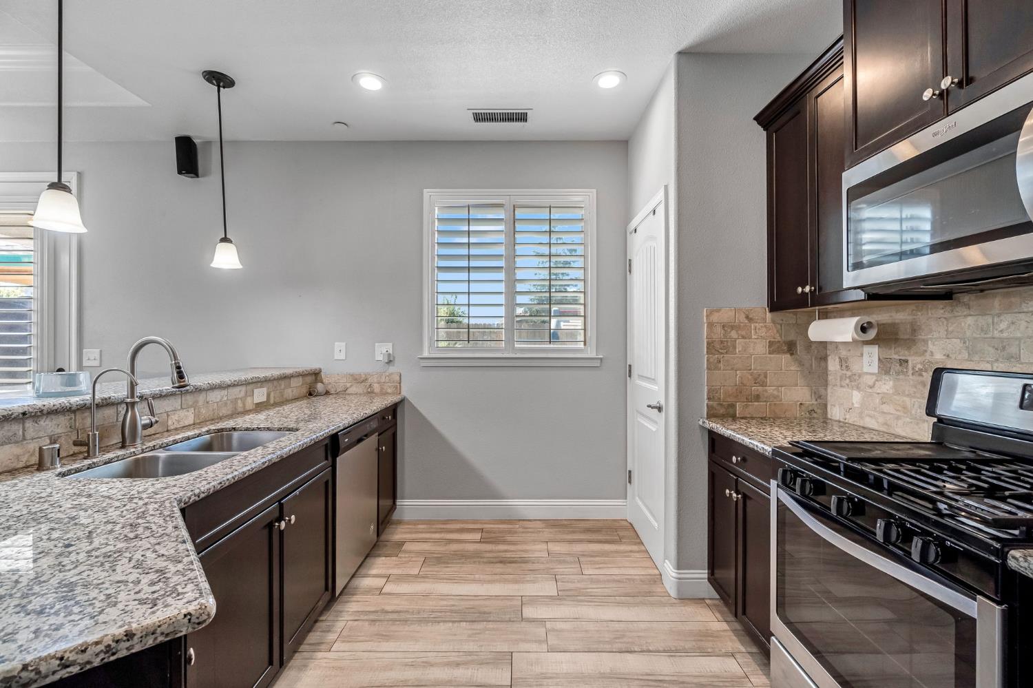 294 Double Tree Ct, Madera, CA 93637