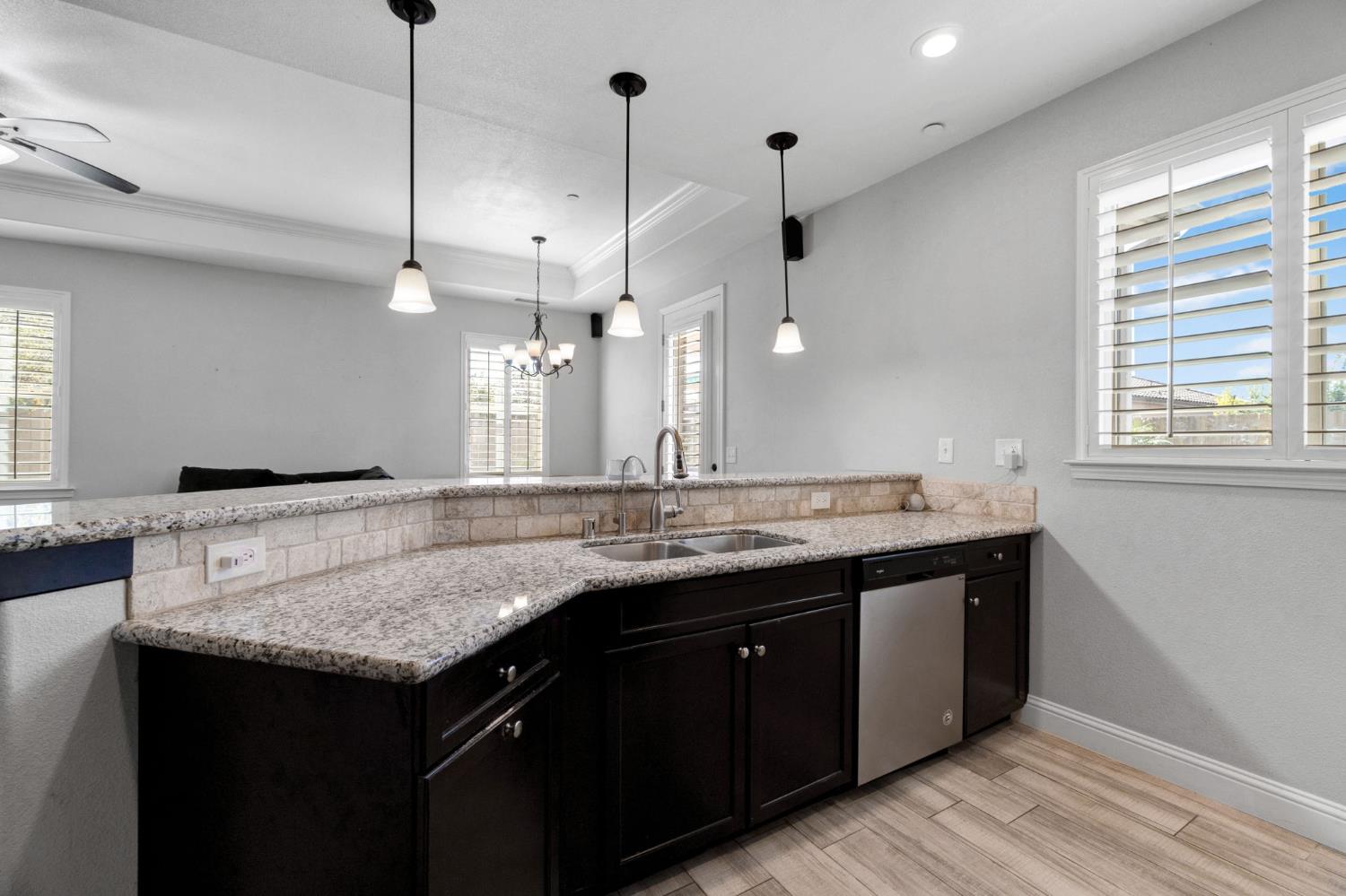 294 Double Tree Ct, Madera, CA 93637