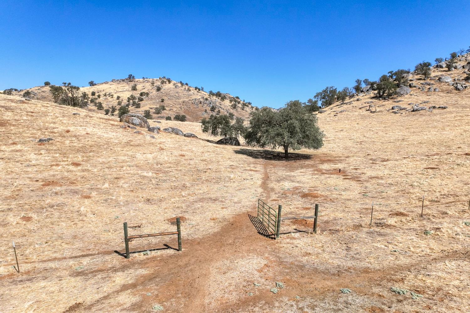 43008 Drive 152, Orosi, CA 93647