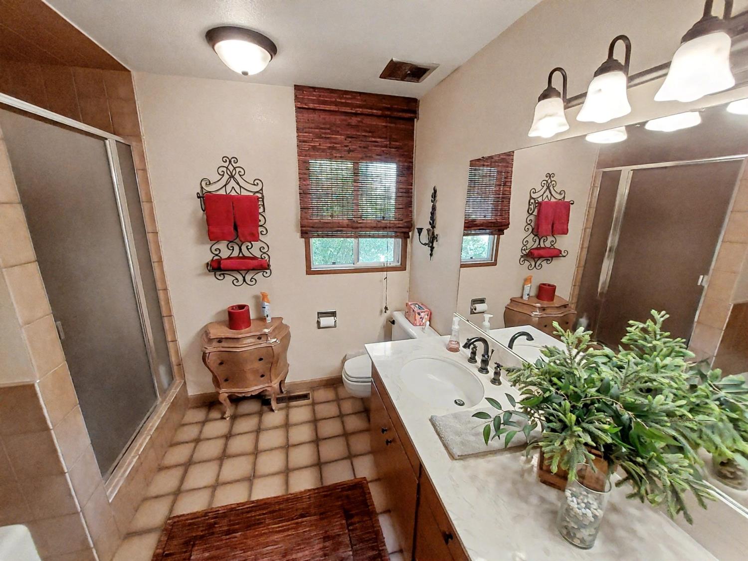 43008 Drive 152, Orosi, CA 93647