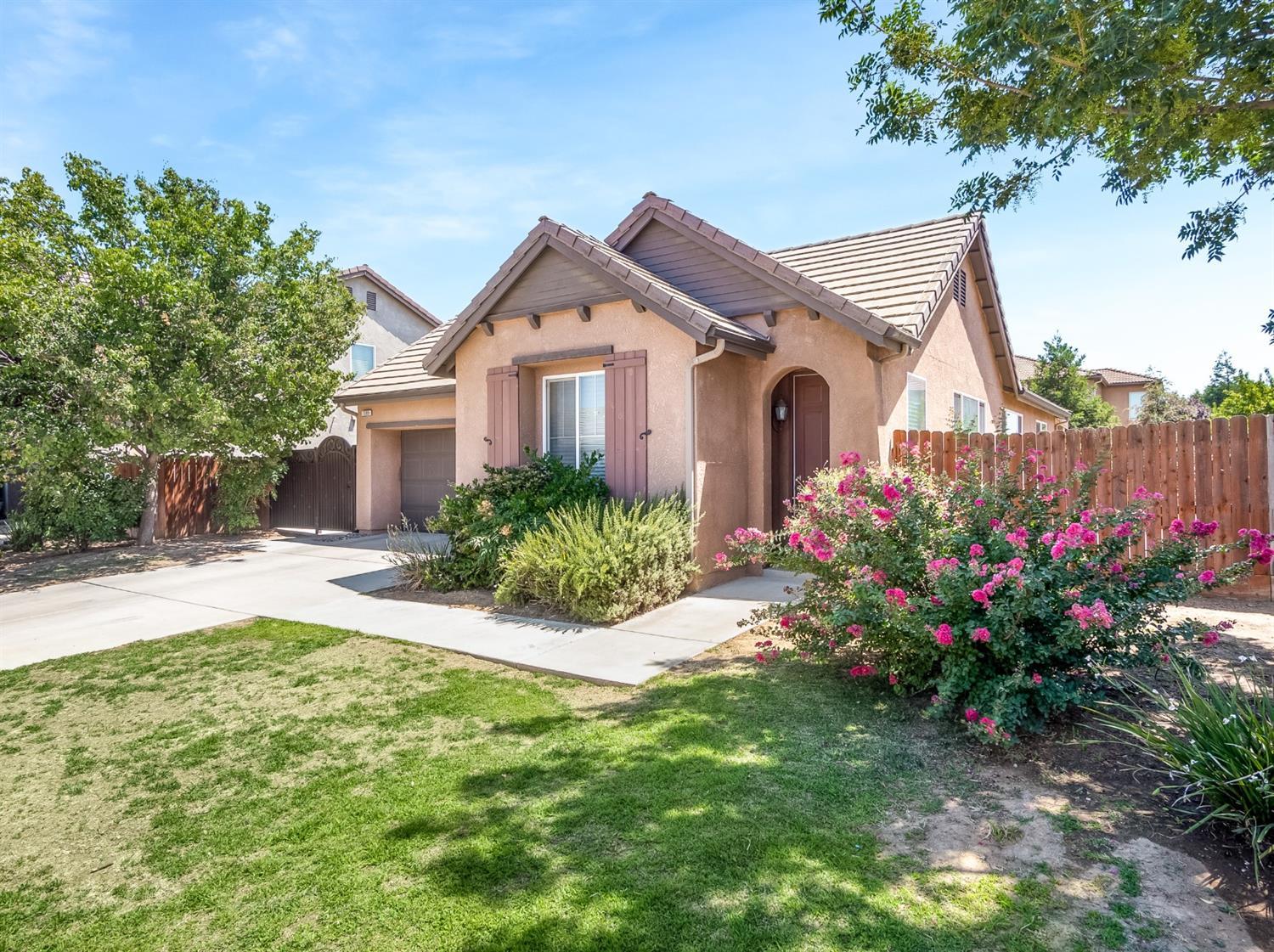 7385 E Garland Ave, Fresno, CA 93737