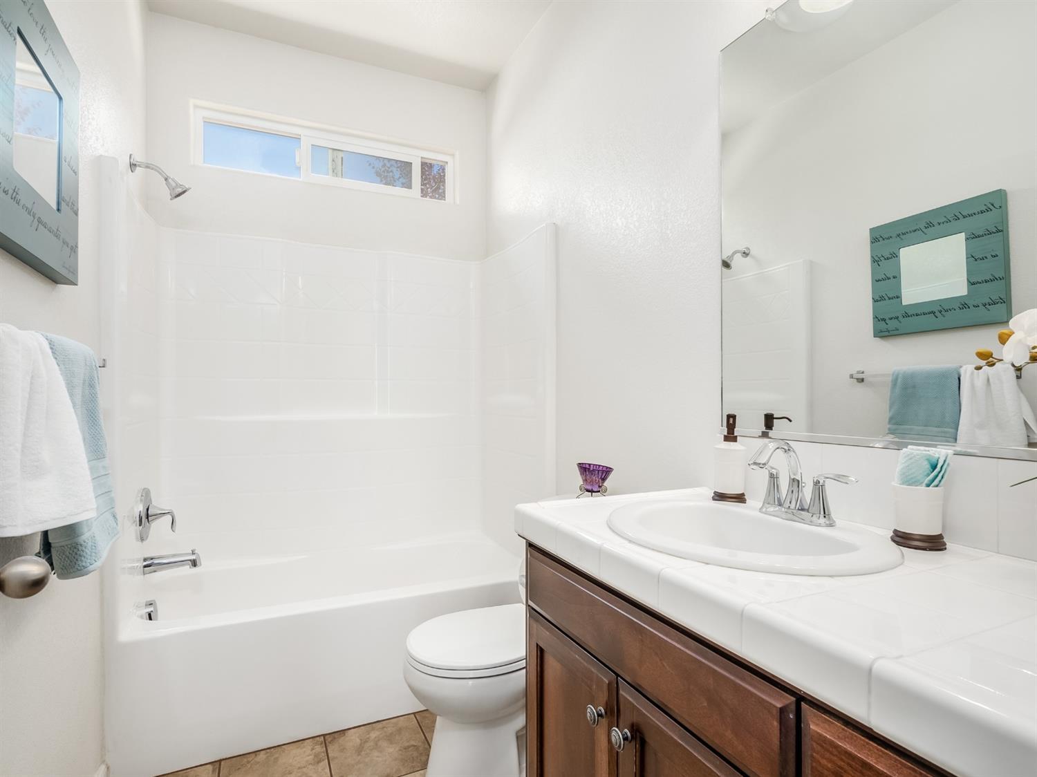 7385 E Garland Ave, Fresno, CA 93737