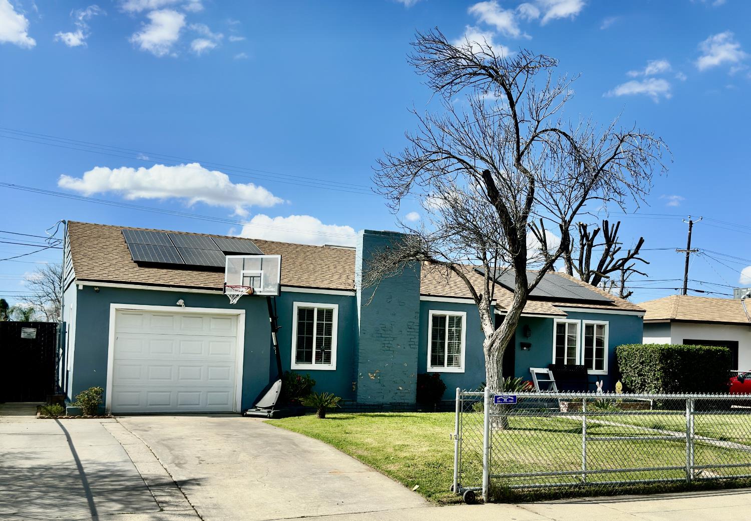 2445 N Millbrook Ave, Fresno, CA 93703