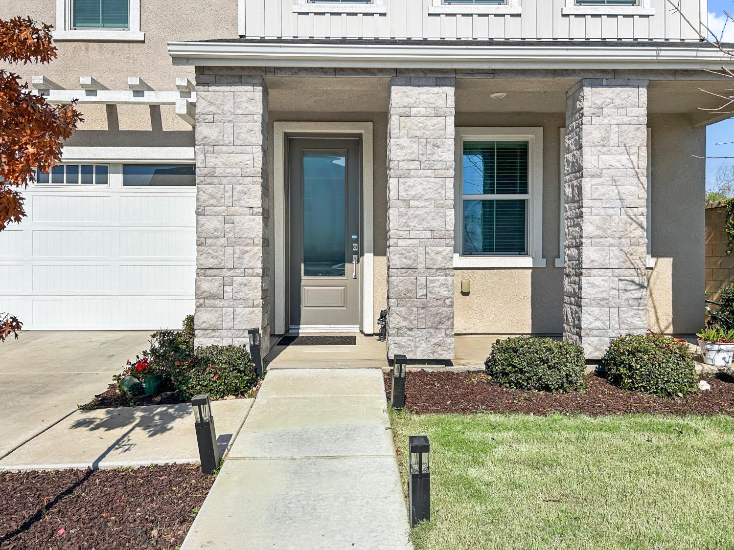 7008 W Whitman Ave, Fresno, CA 93723