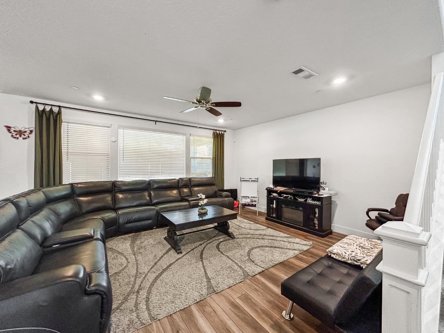 7008 W Whitman Ave, Fresno, CA 93723