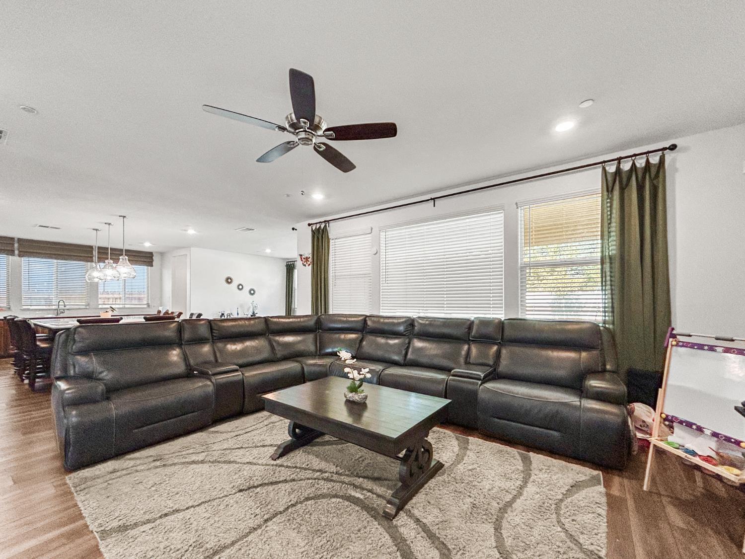 7008 W Whitman Ave, Fresno, CA 93723