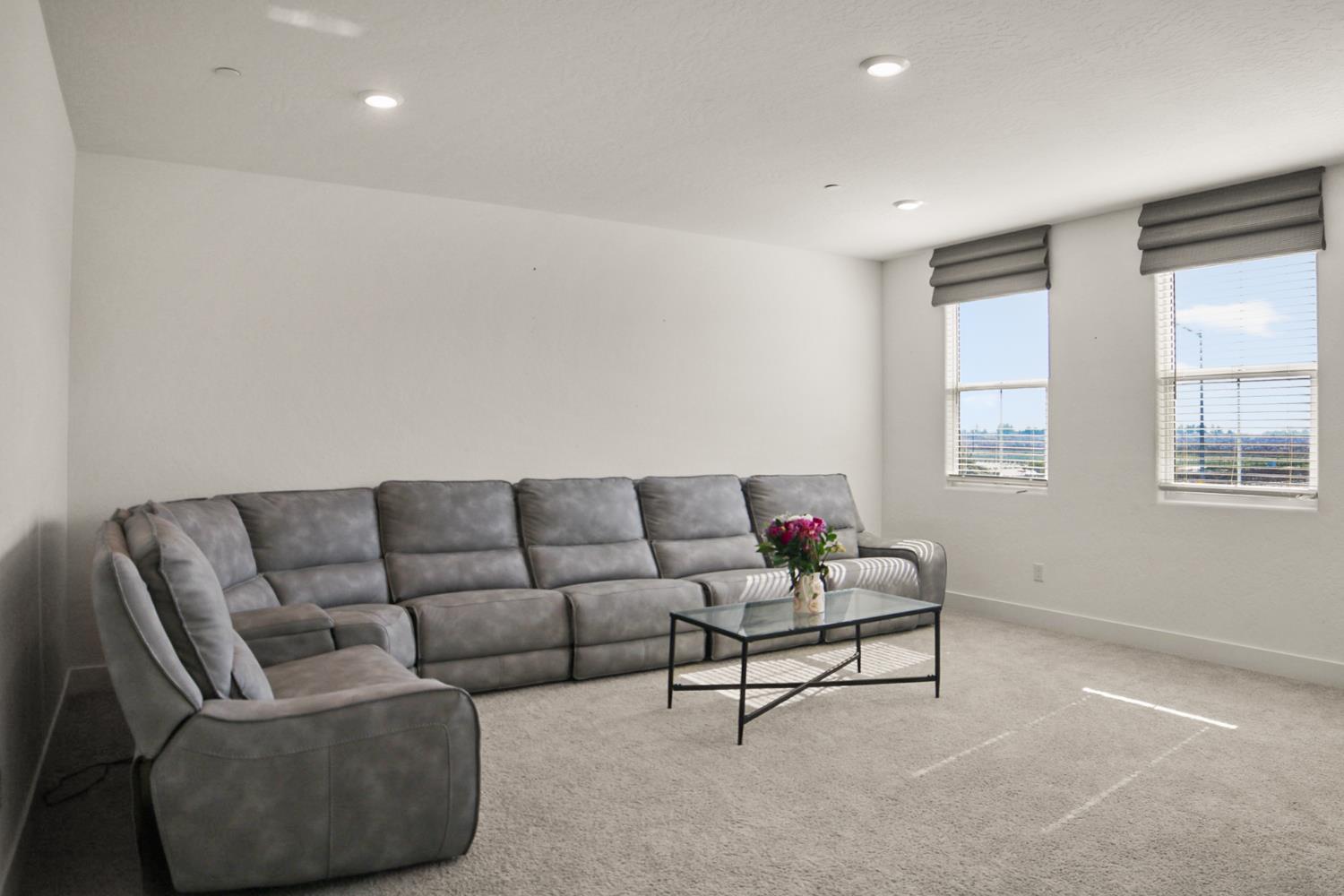 7008 W Whitman Ave, Fresno, CA 93723