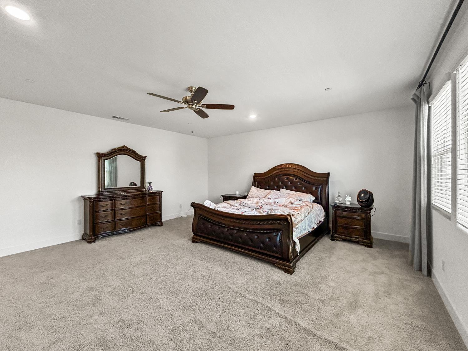 7008 W Whitman Ave, Fresno, CA 93723