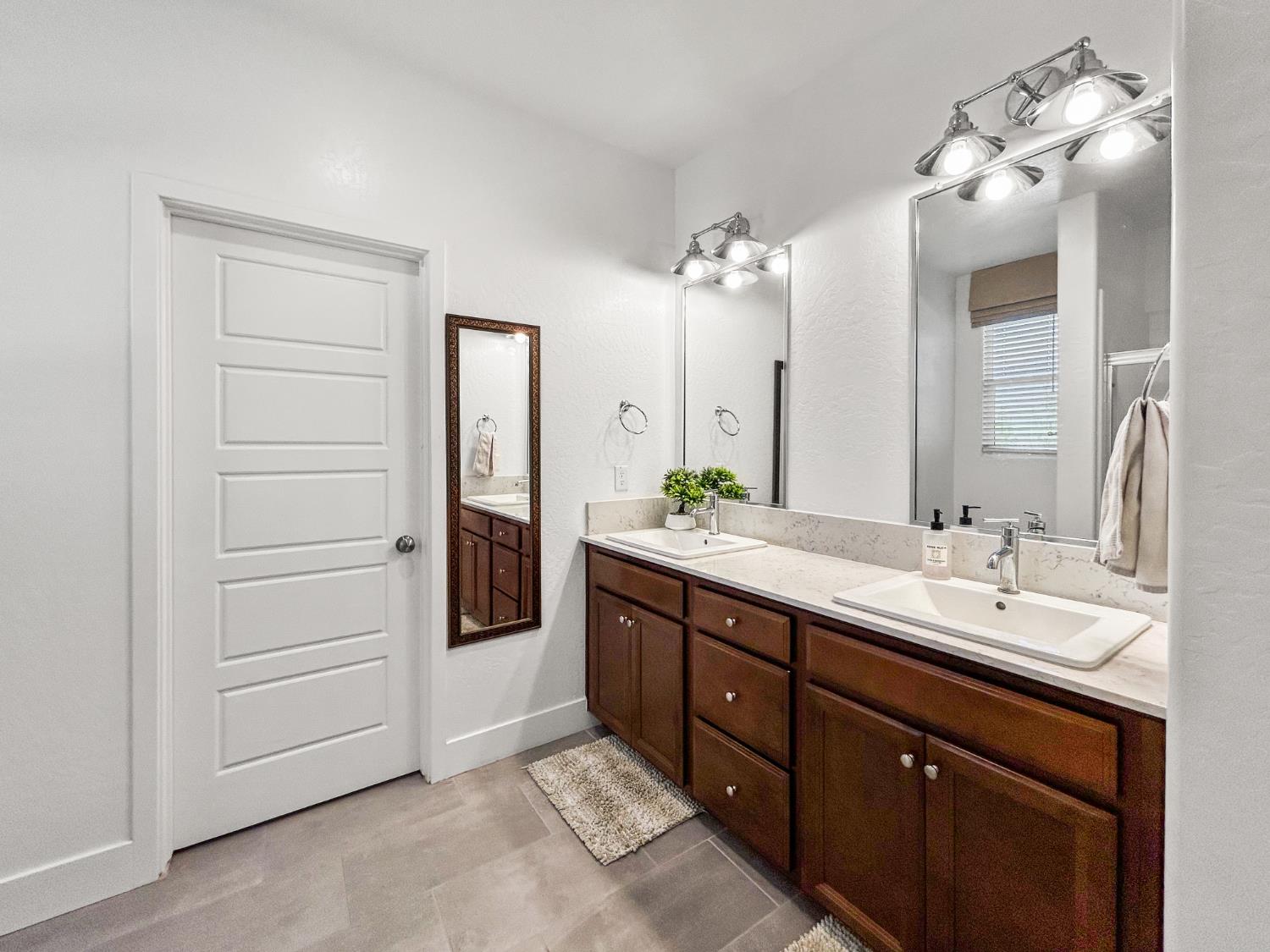 7008 W Whitman Ave, Fresno, CA 93723