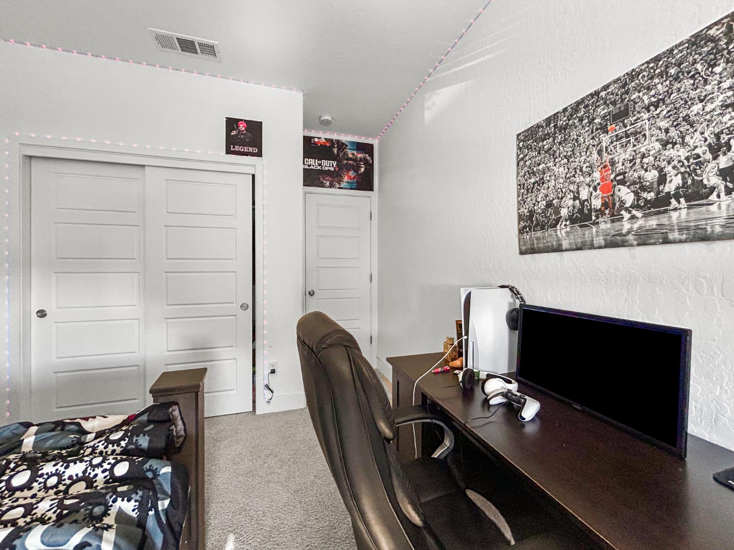 7008 W Whitman Ave, Fresno, CA 93723