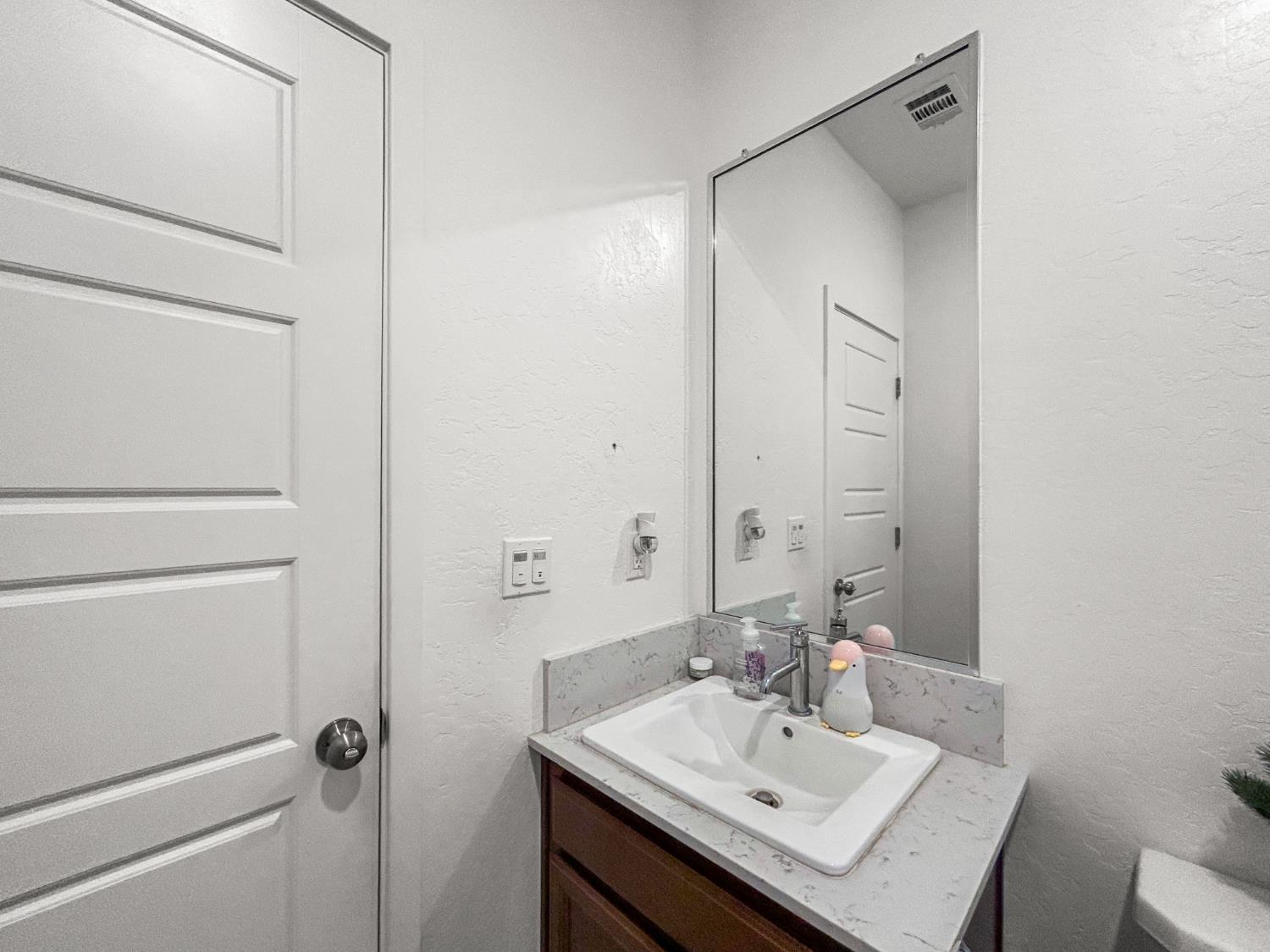 7008 W Whitman Ave, Fresno, CA 93723