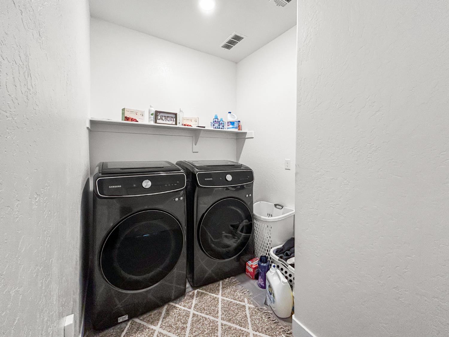 7008 W Whitman Ave, Fresno, CA 93723