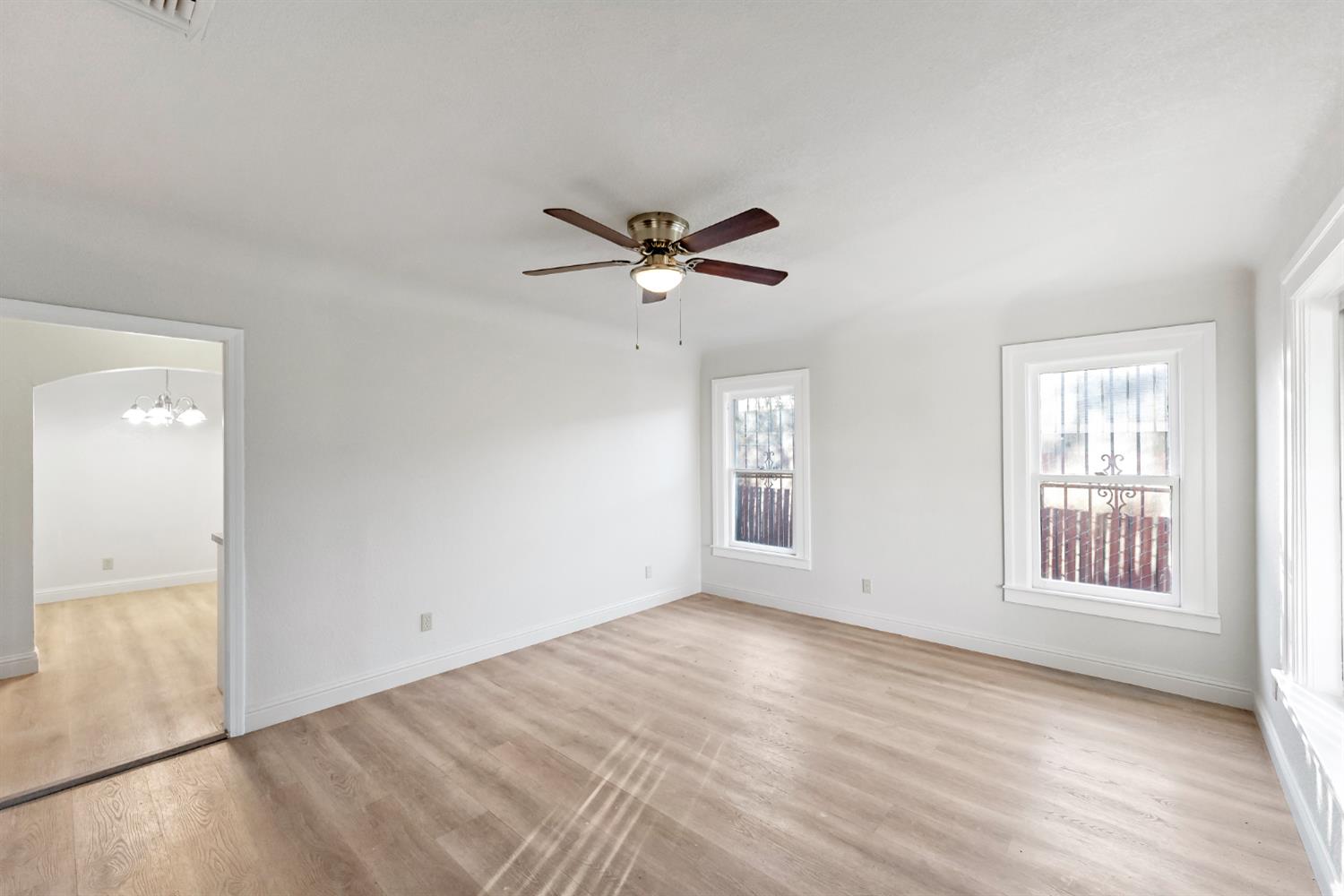 129 W Atchison St, Fresno, CA 93706