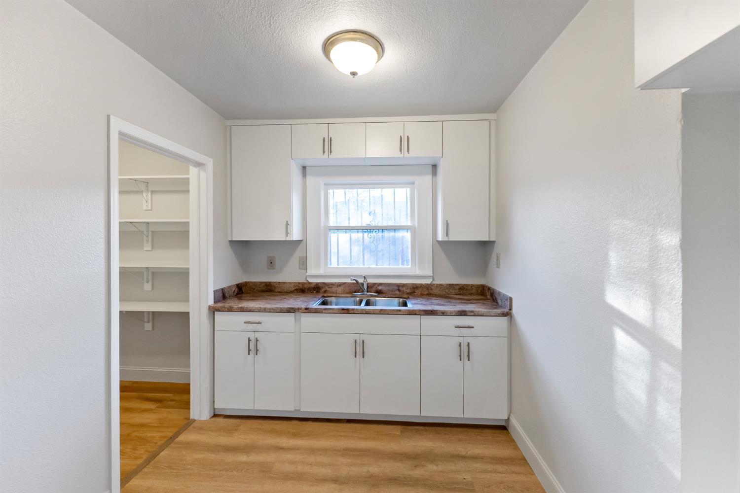 129 W Atchison St, Fresno, CA 93706