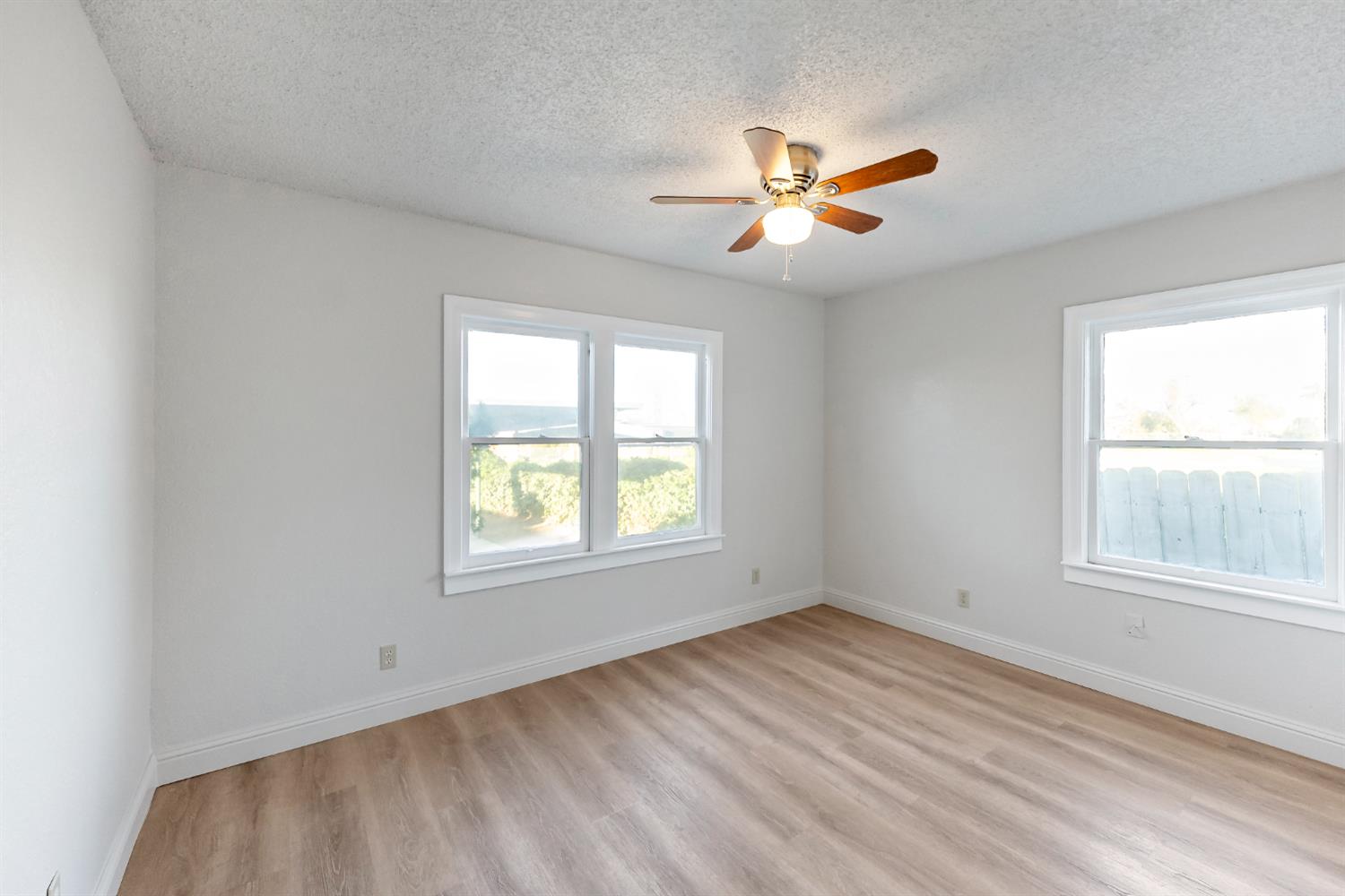 129 W Atchison St, Fresno, CA 93706